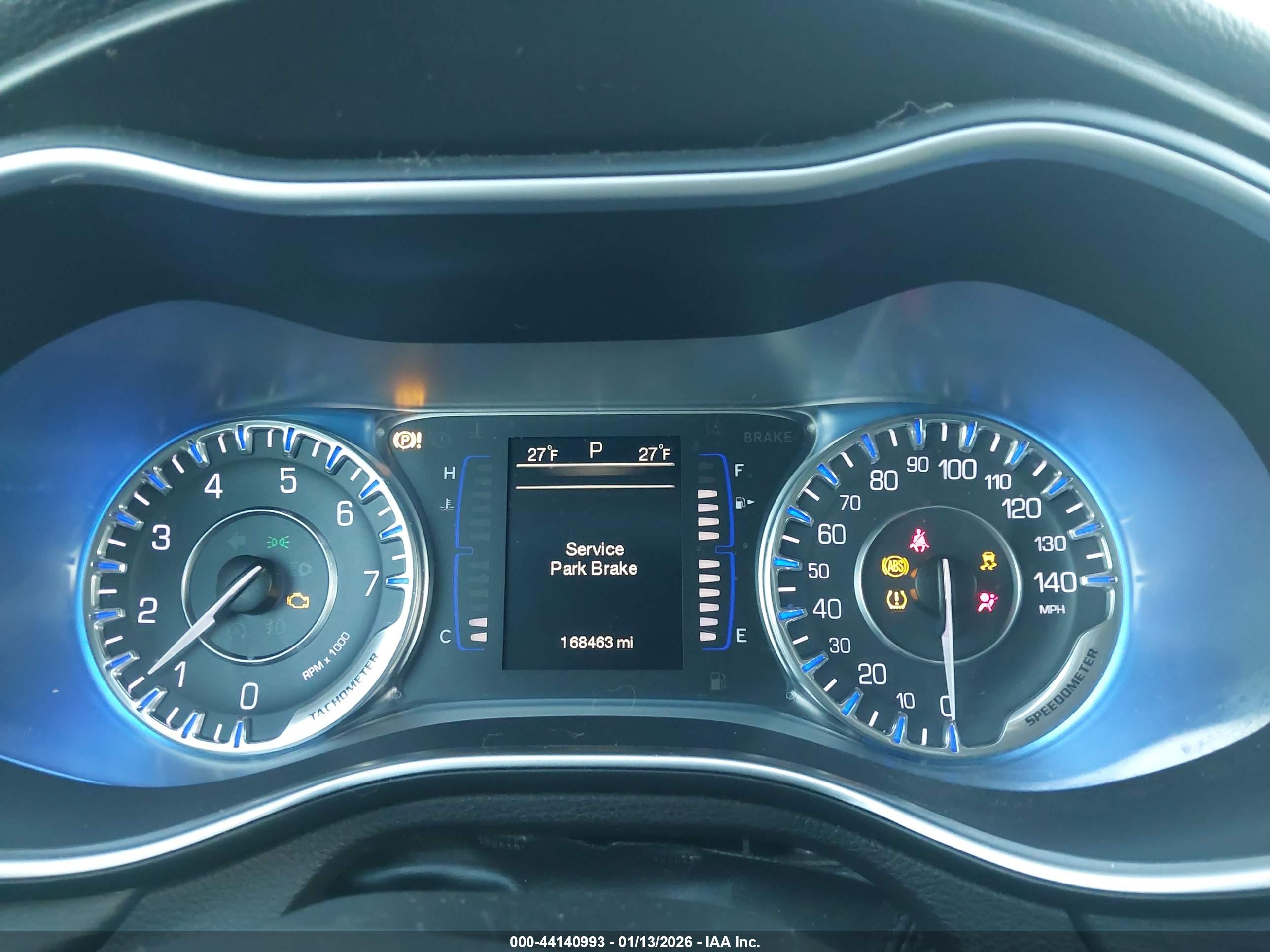 CHRYSLER 200 image 7