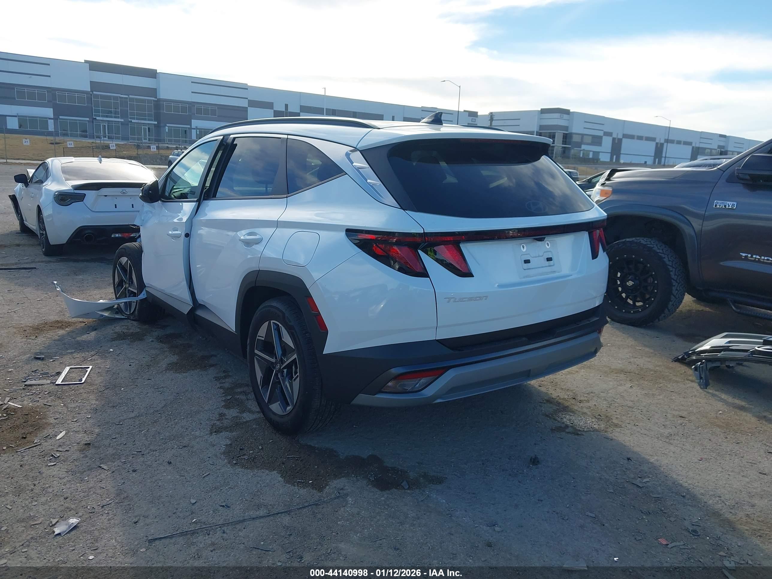 HYUNDAI TUCSON image 3