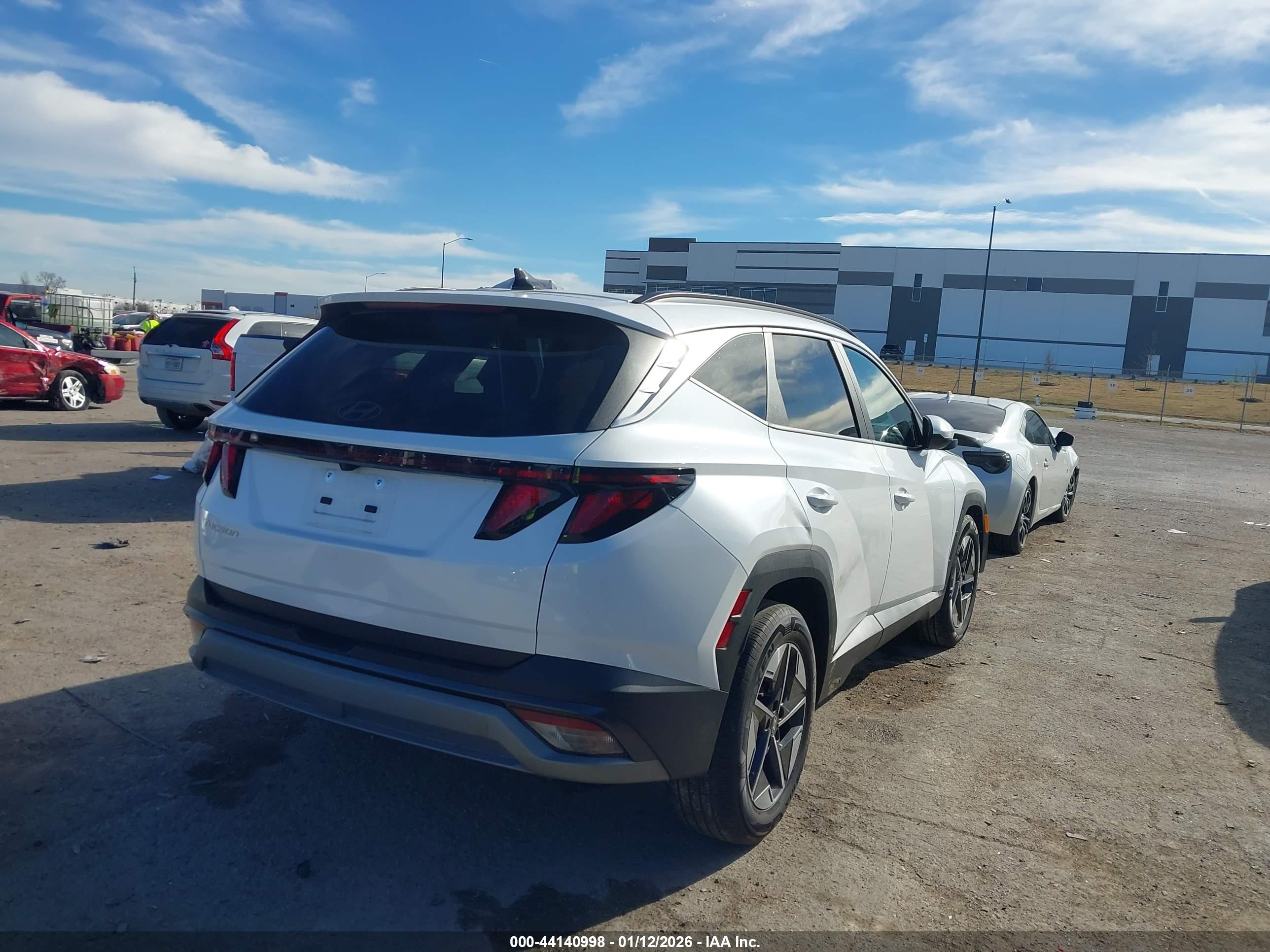 HYUNDAI TUCSON image 4