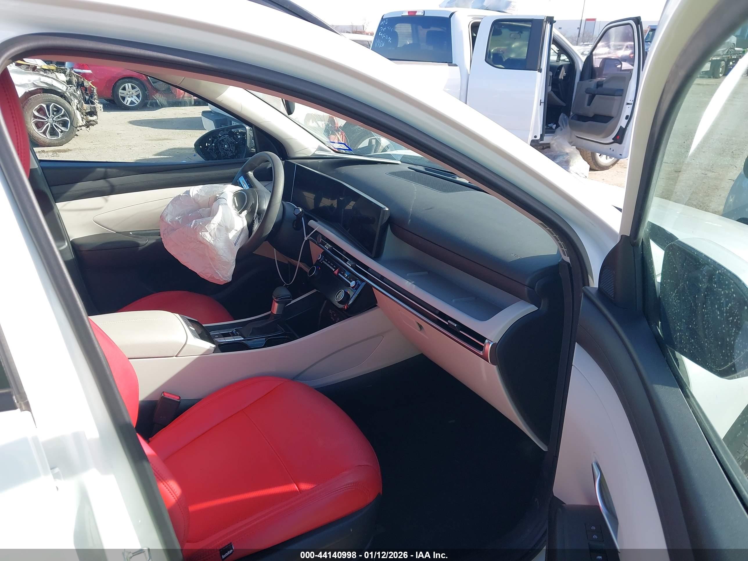 HYUNDAI TUCSON image 5