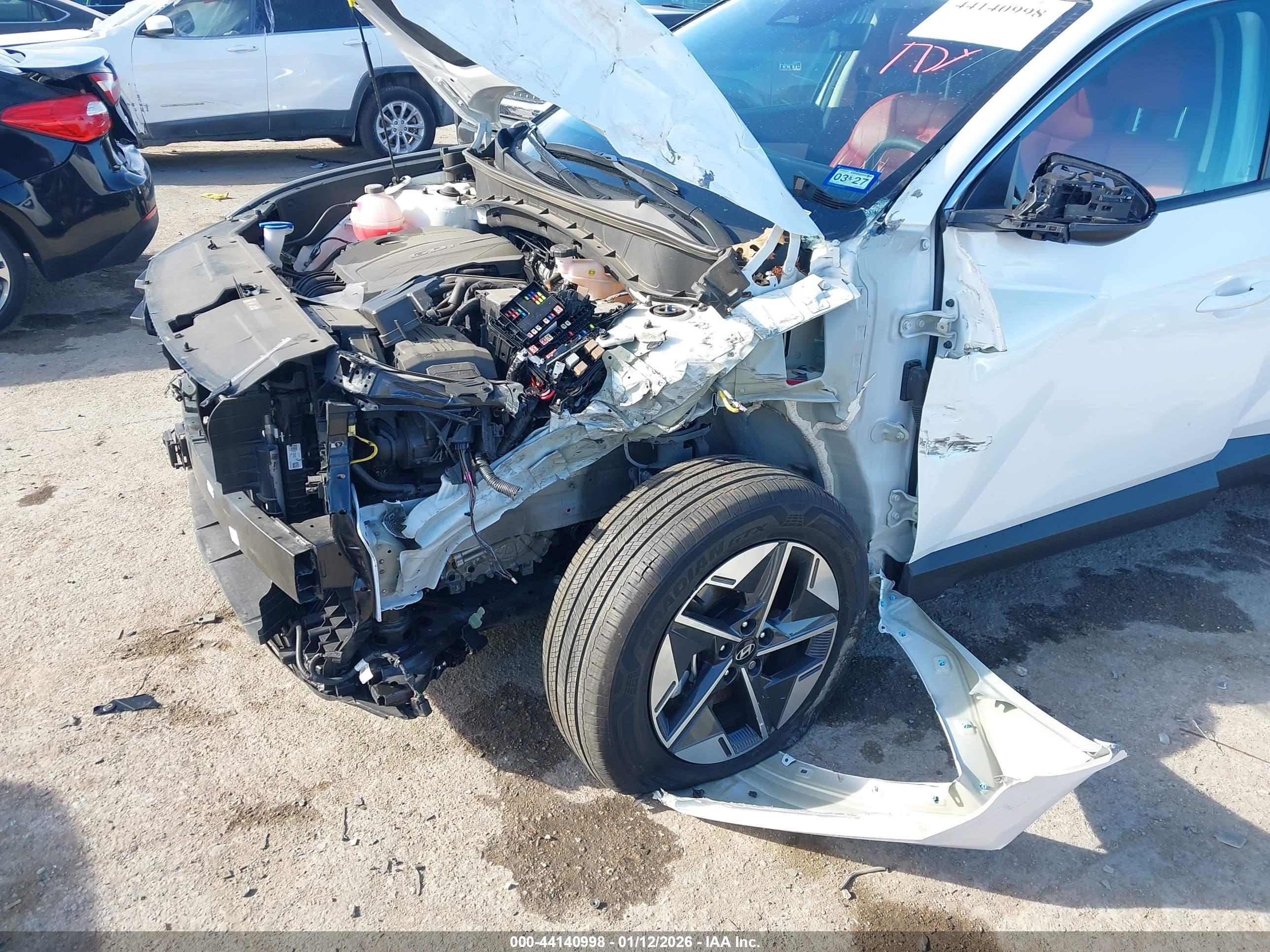 HYUNDAI TUCSON image 6