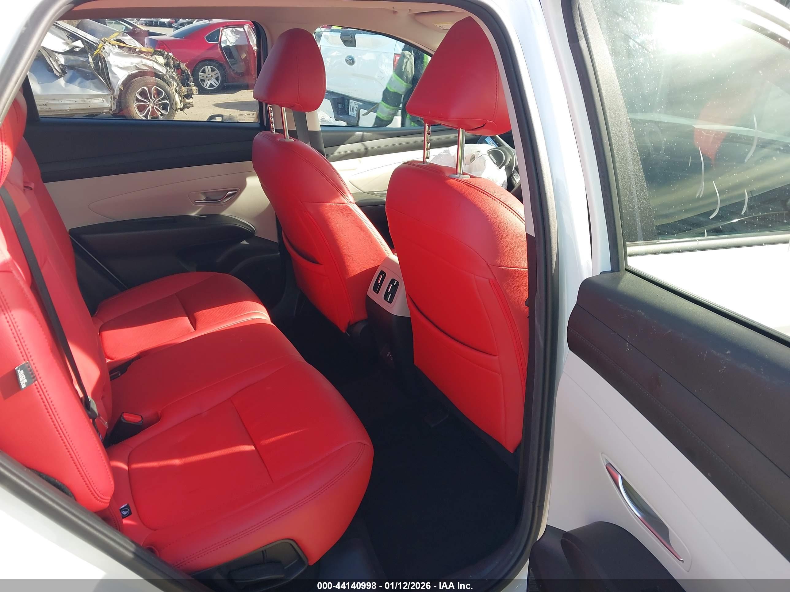 HYUNDAI TUCSON image 8