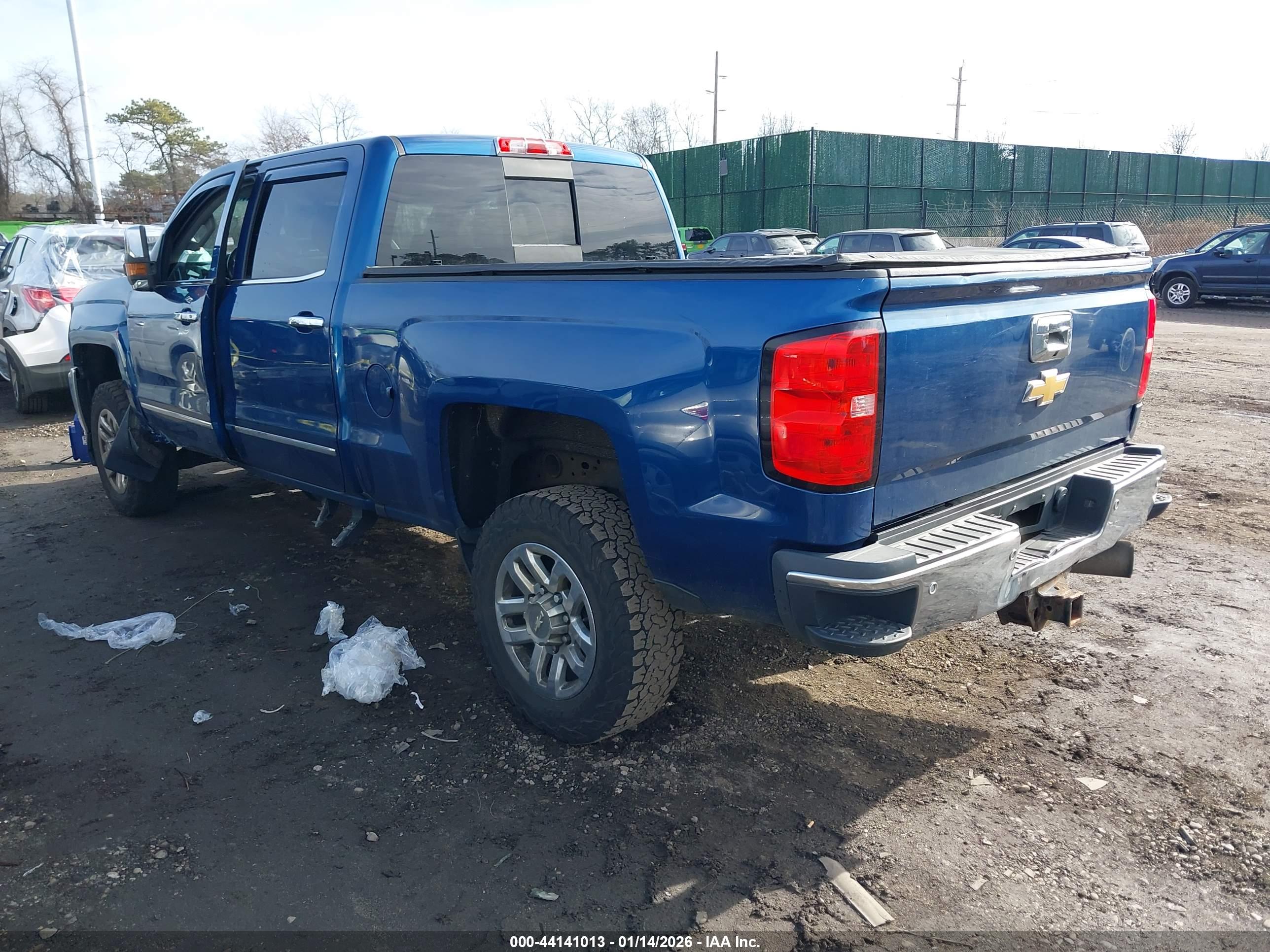 CHEVROLET SILVERADO image 3