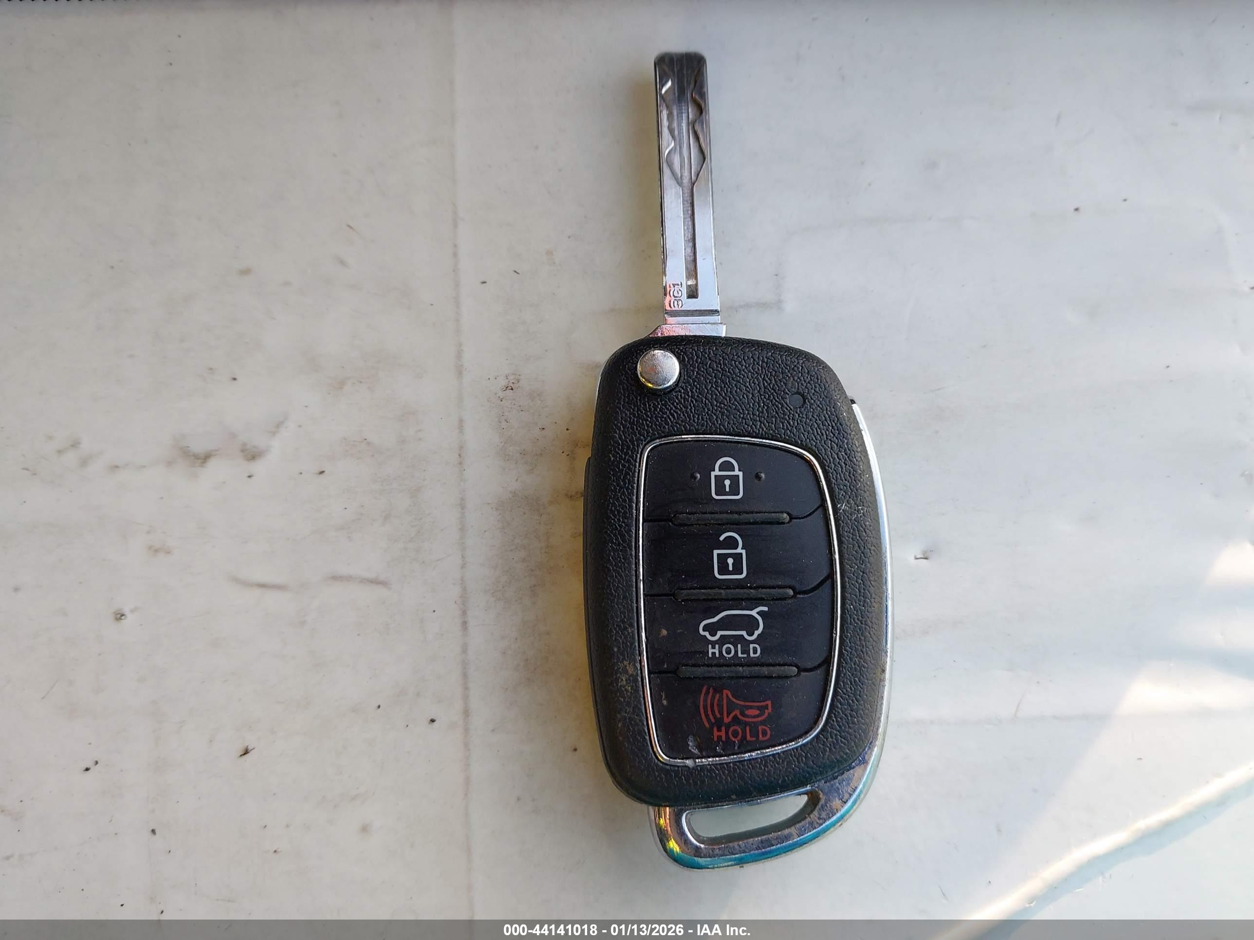 HYUNDAI TUCSON image 11