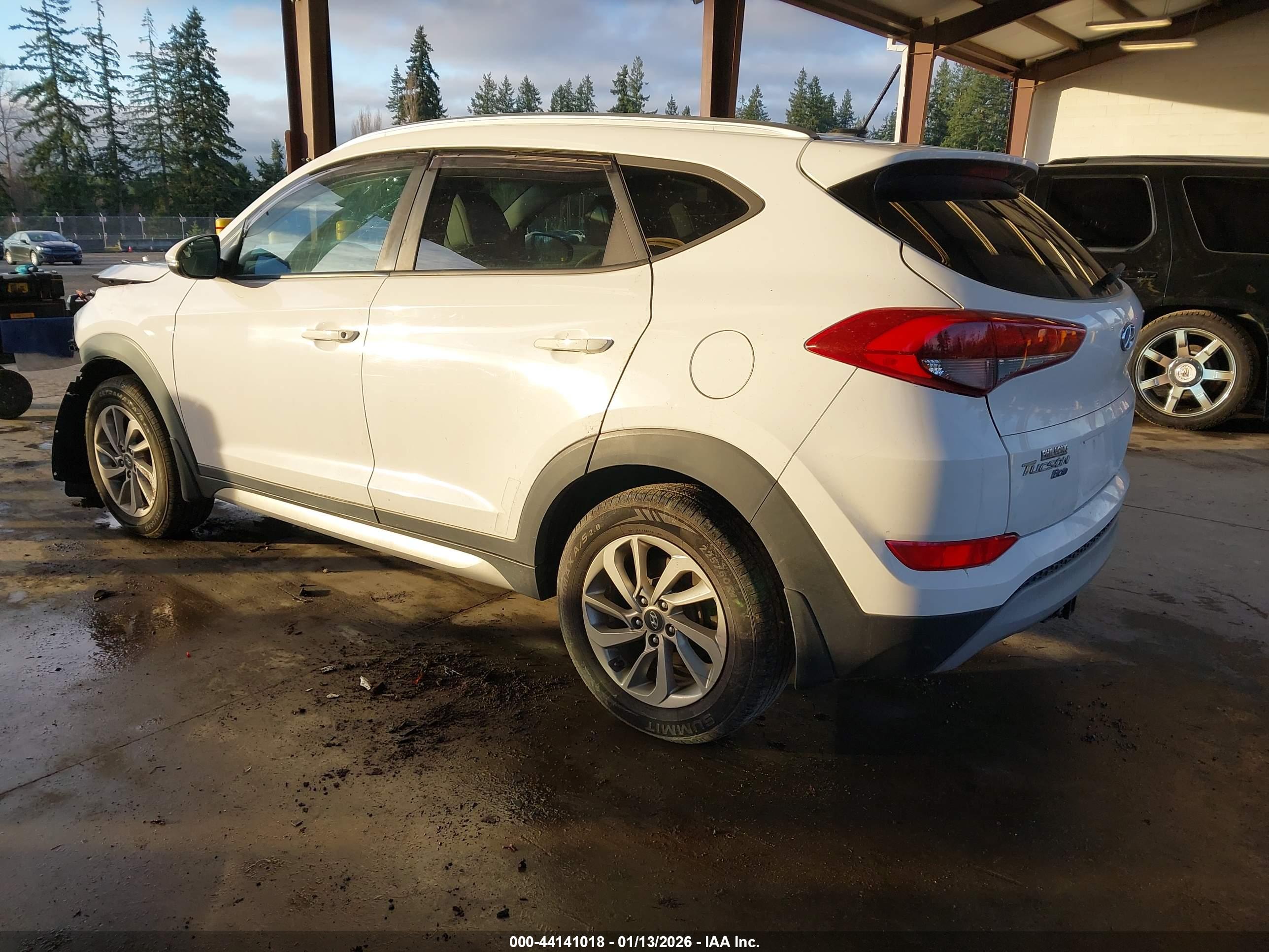 HYUNDAI TUCSON image 3