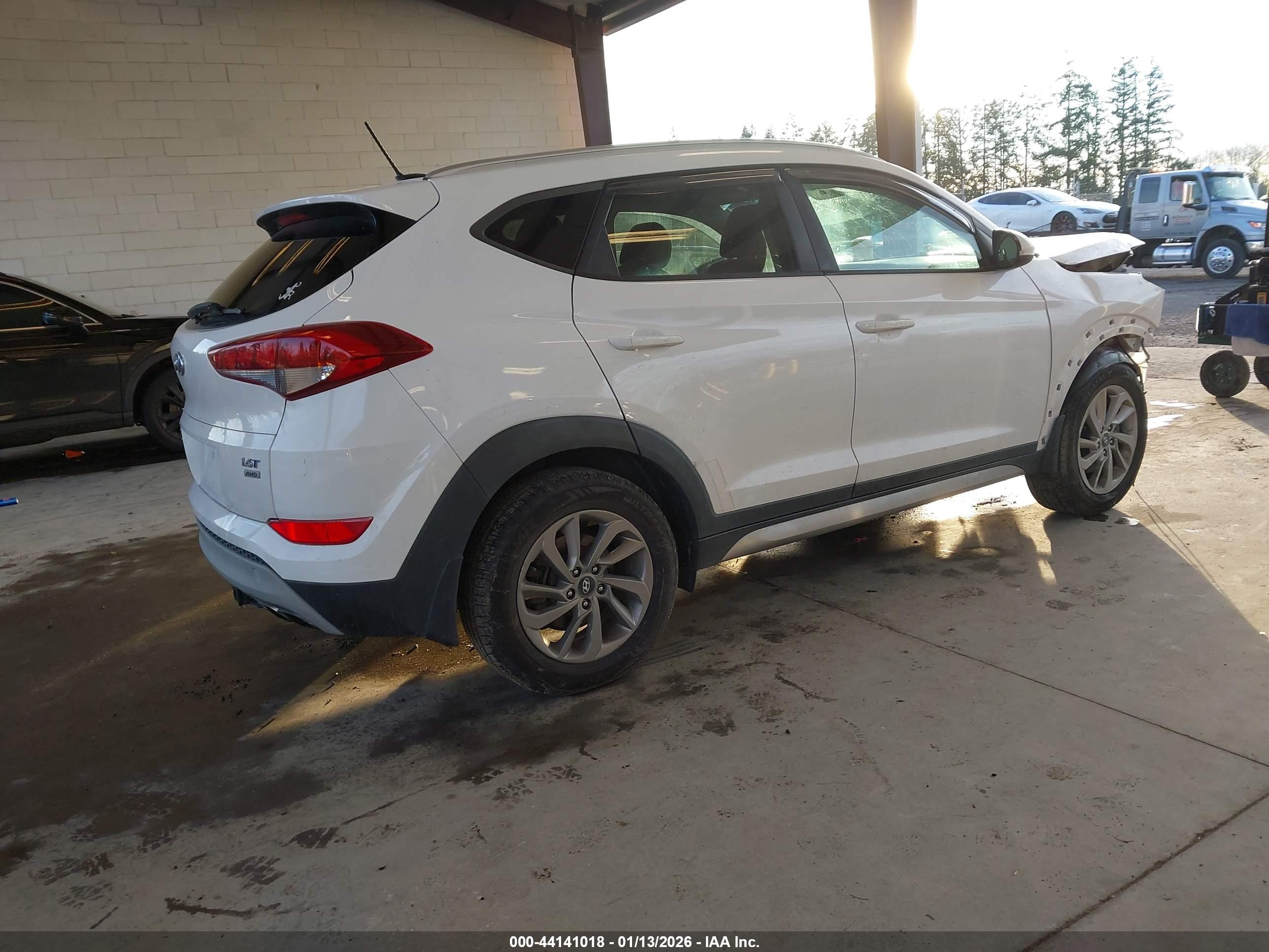 HYUNDAI TUCSON image 4