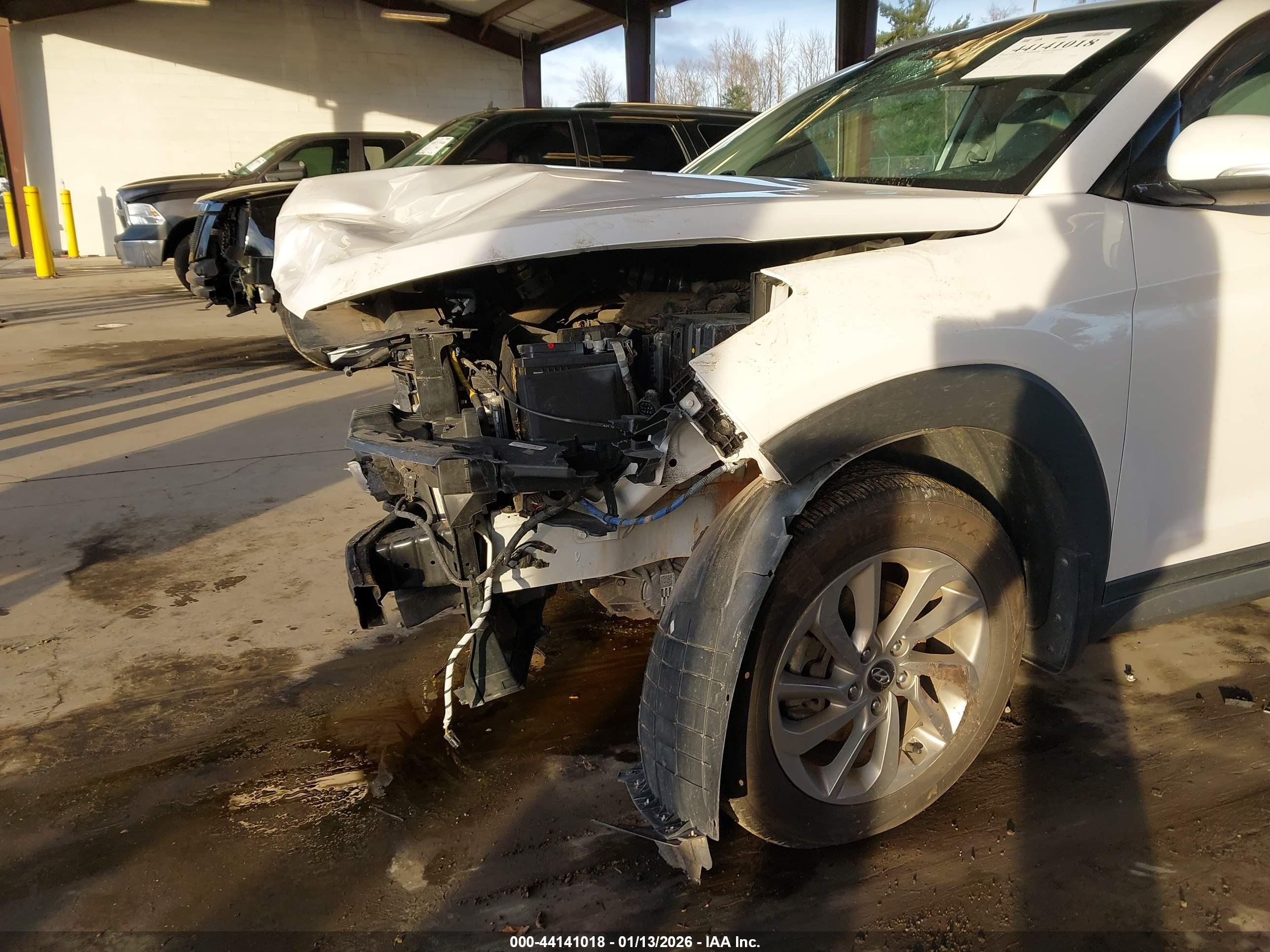 HYUNDAI TUCSON image 6