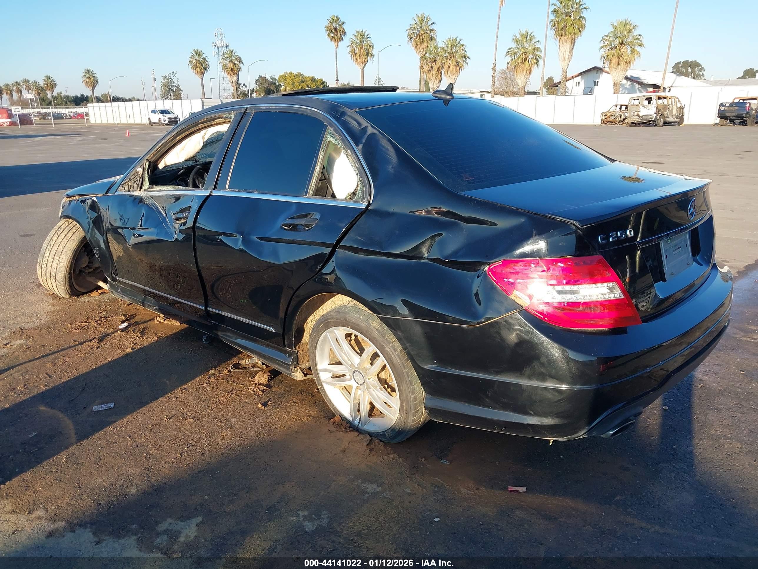 MERCEDES-BENZ C-CLASS image 3