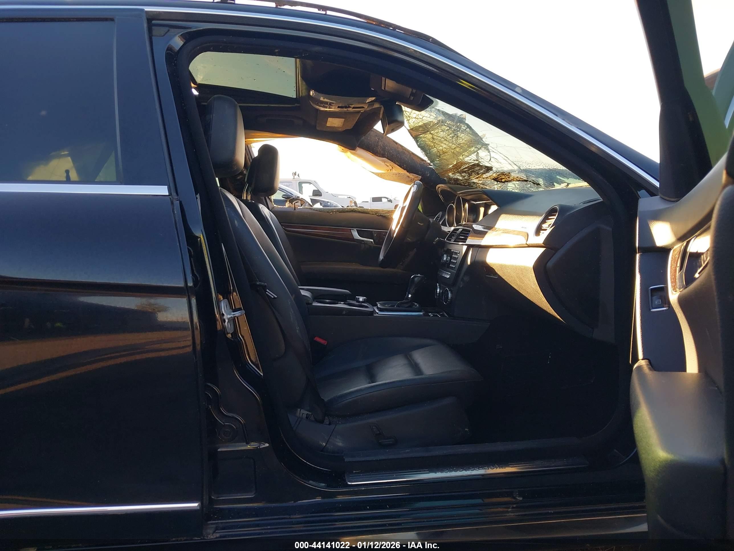 MERCEDES-BENZ C-CLASS image 5