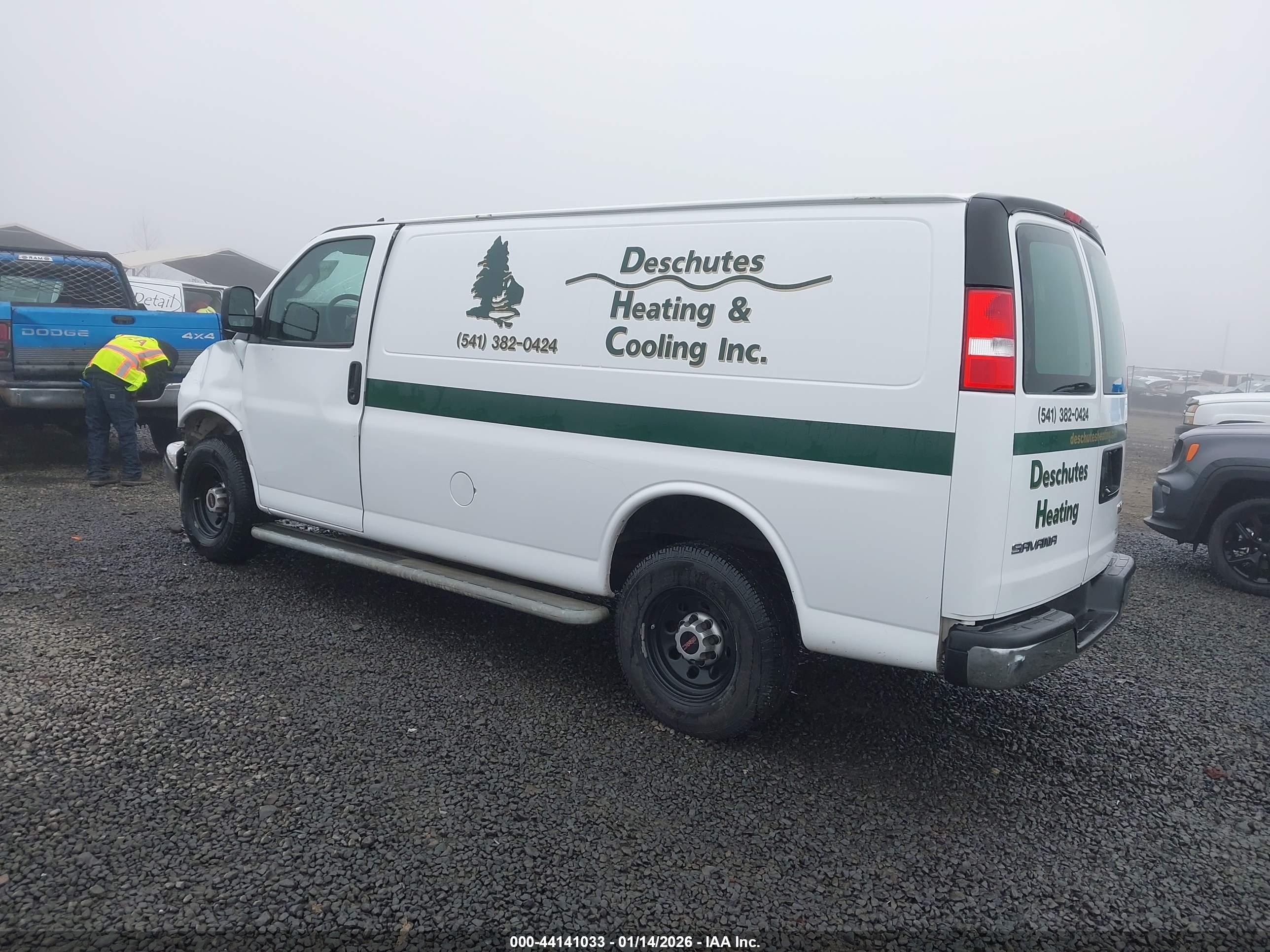 GMC SAVANA image 3