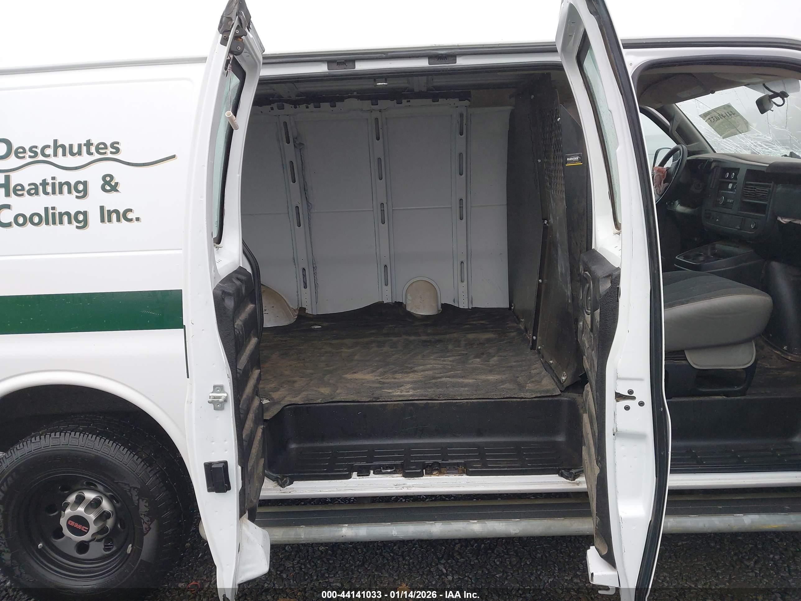 GMC SAVANA image 8
