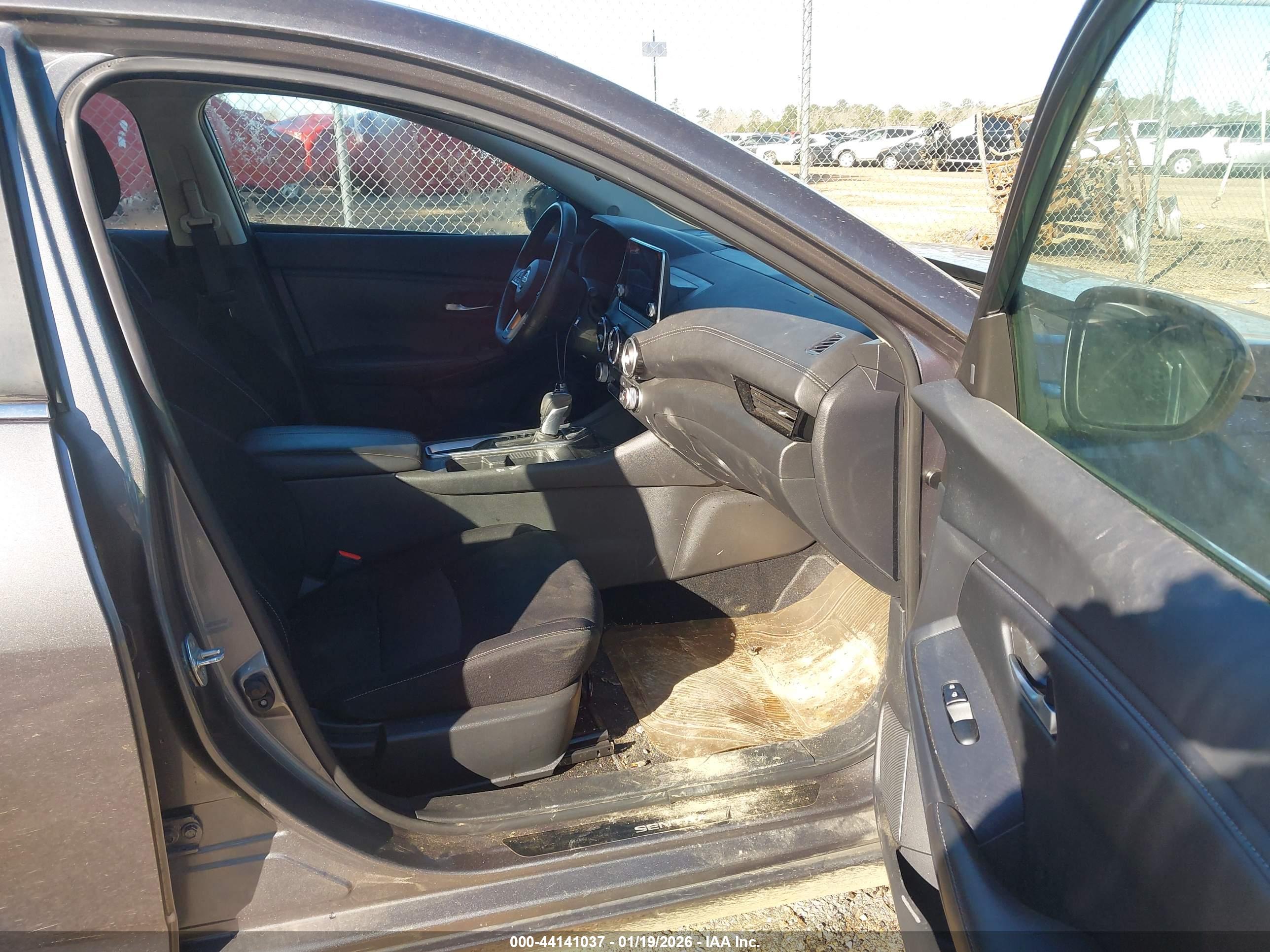 NISSAN SENTRA image 5