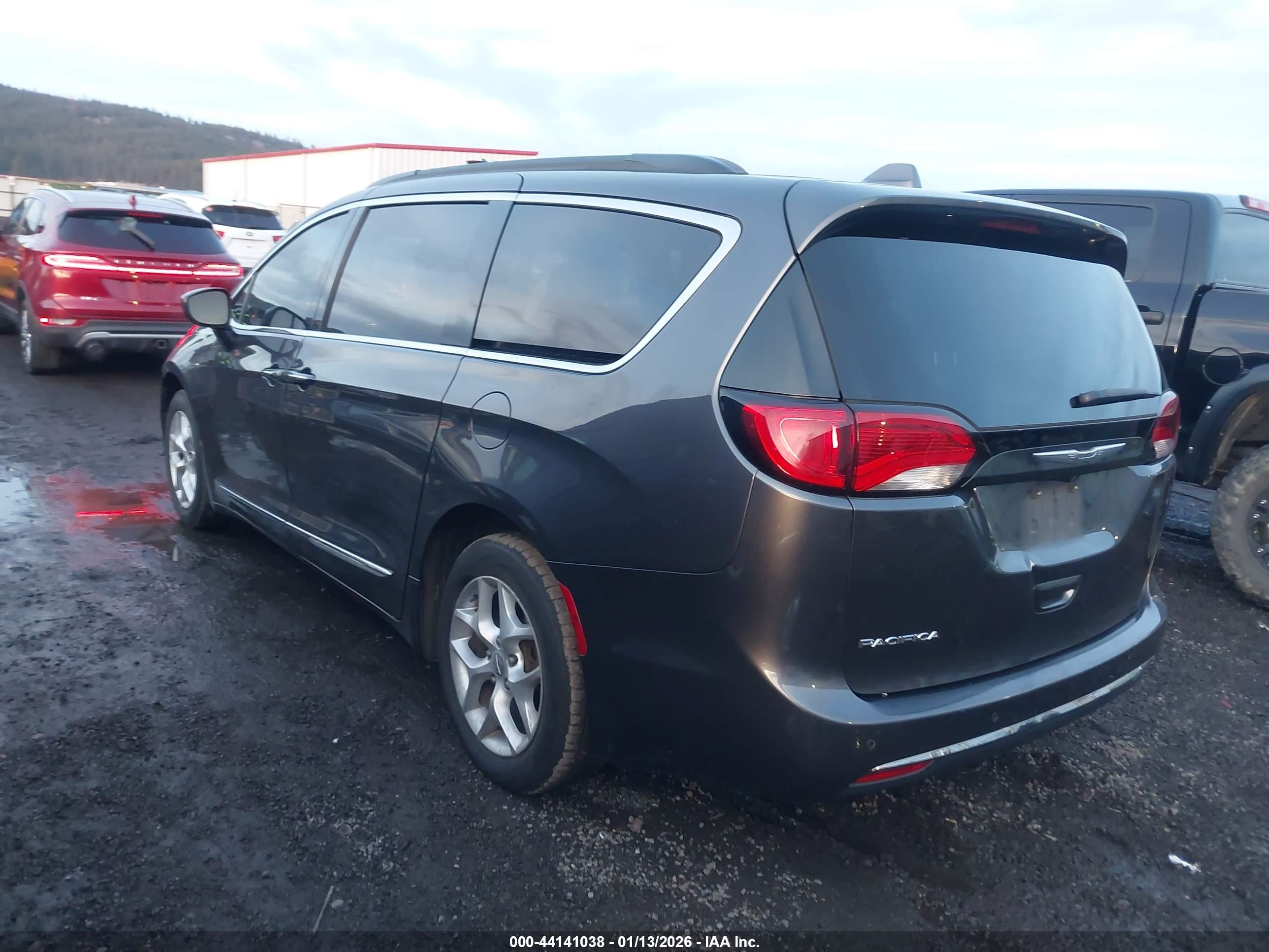 CHRYSLER PACIFICA image 3