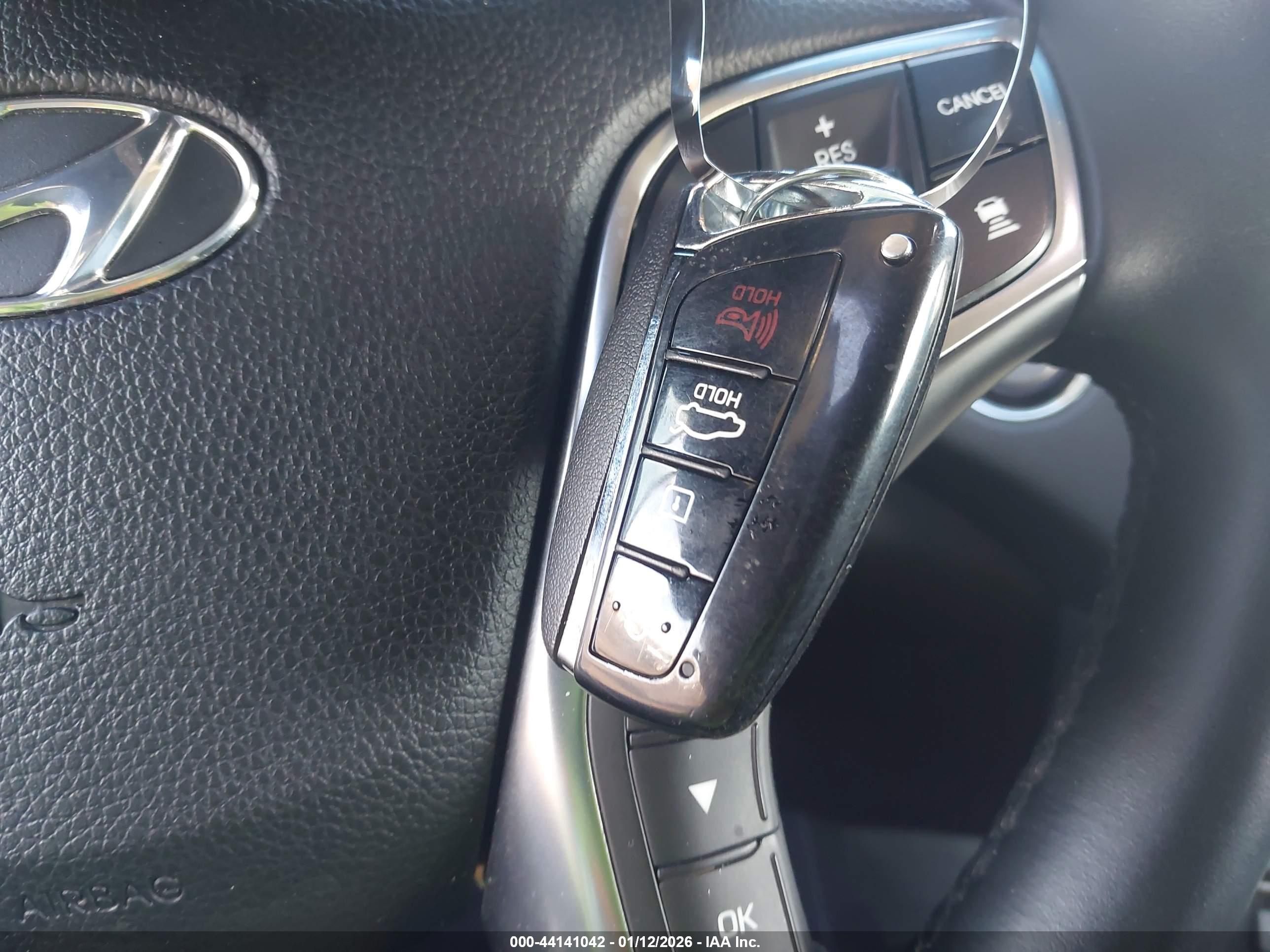 HYUNDAI AZERA image 11