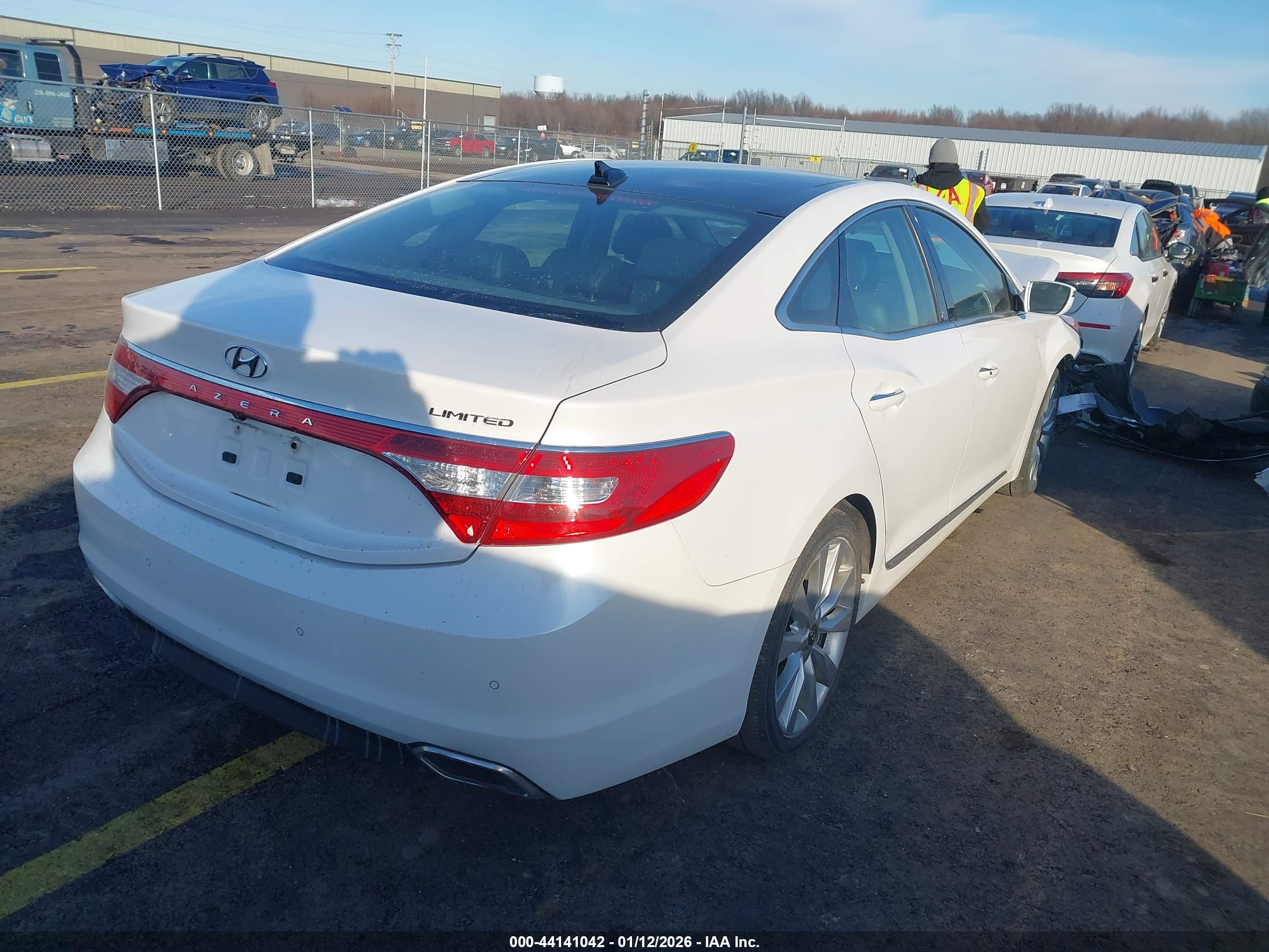 HYUNDAI AZERA image 4