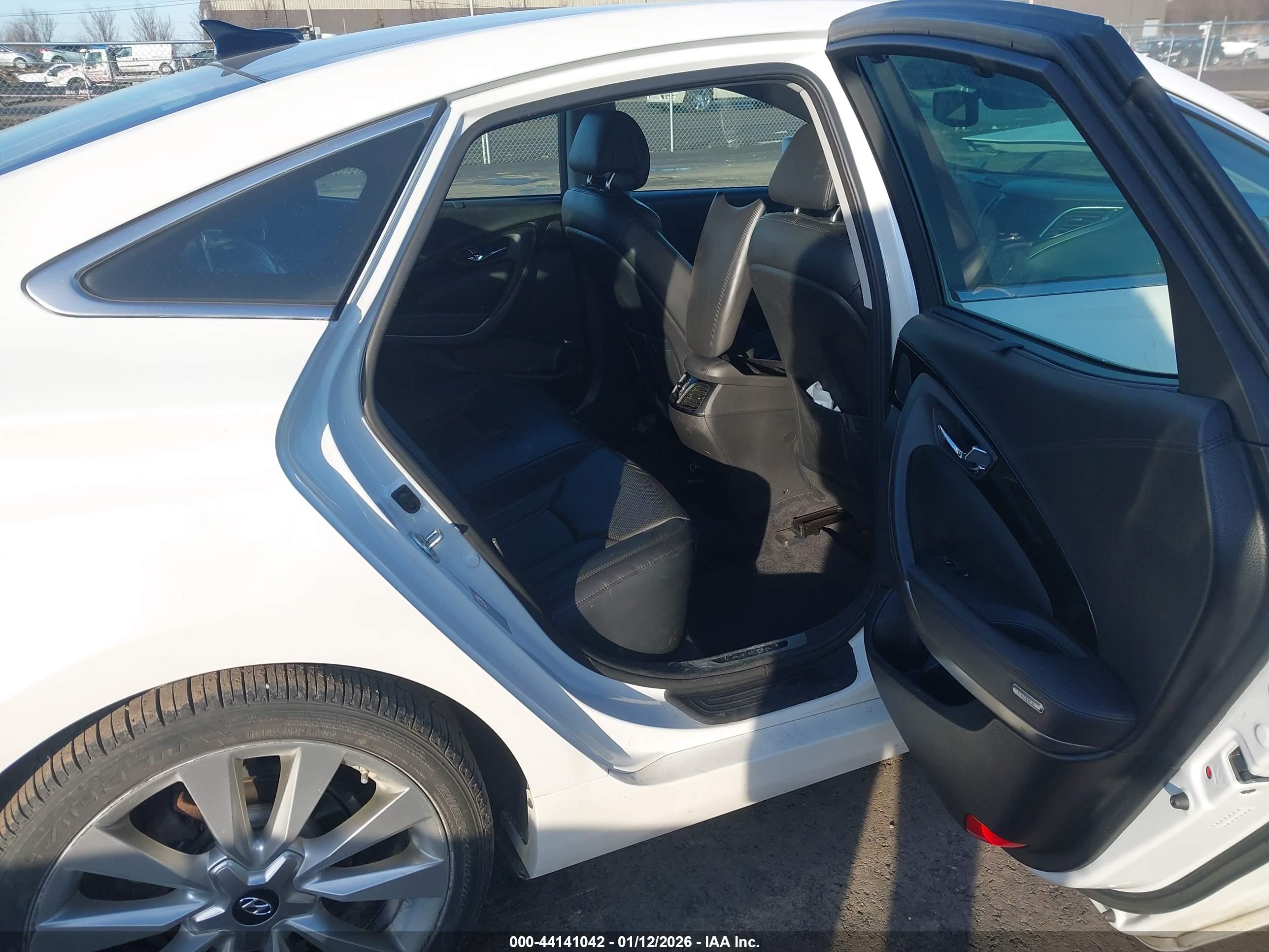 HYUNDAI AZERA image 8