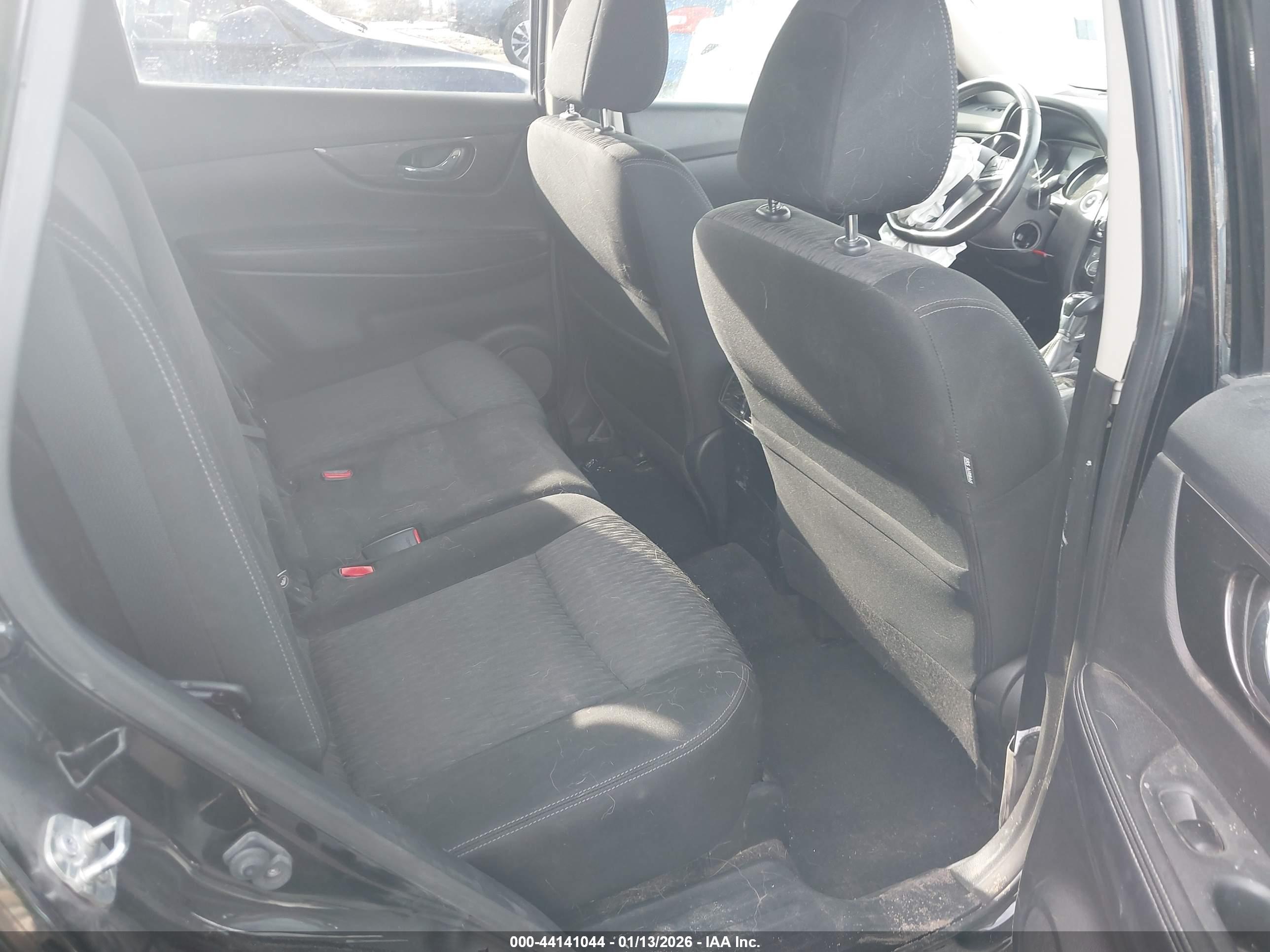 NISSAN ROGUE image 8