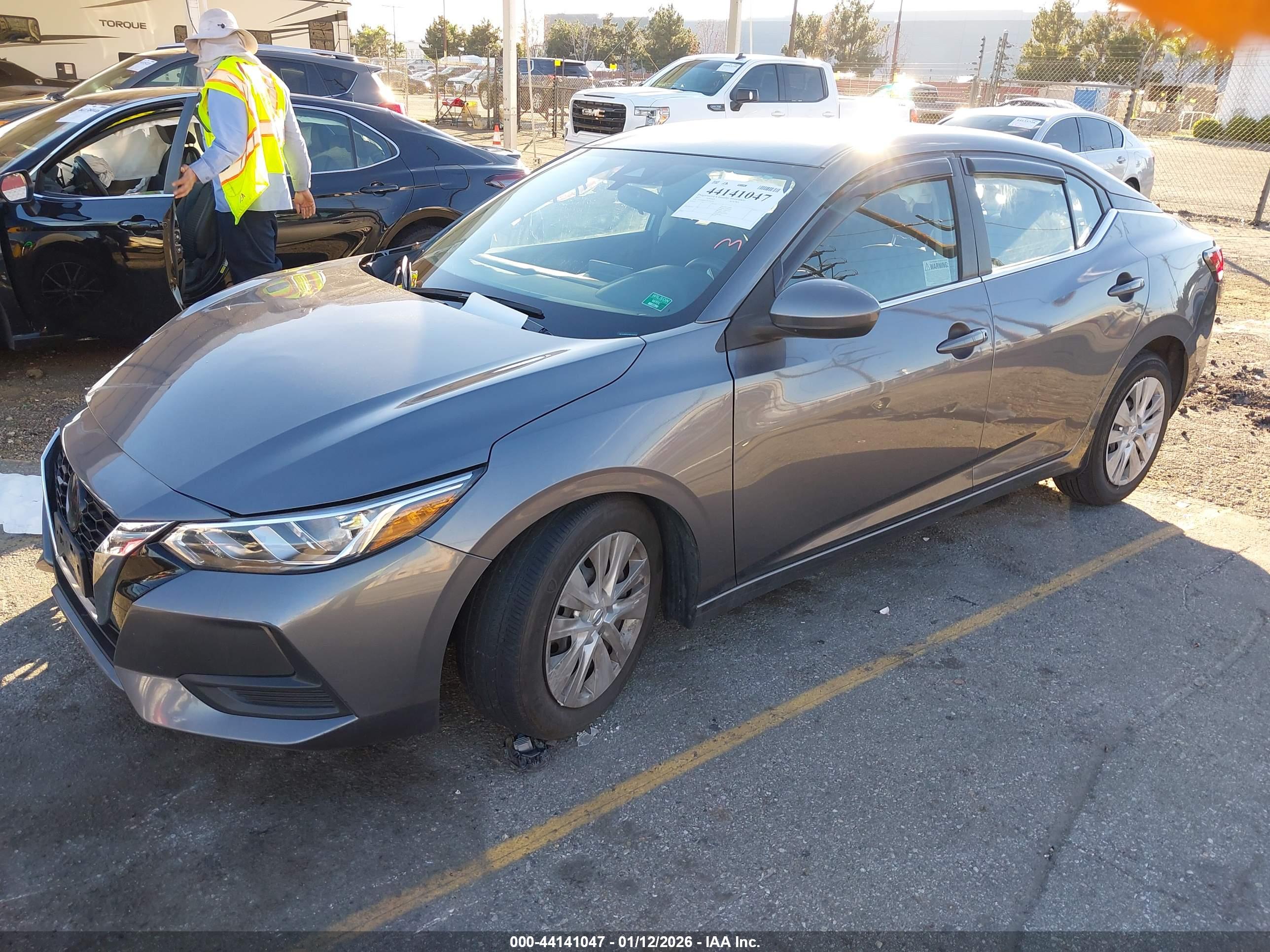 NISSAN SENTRA image 2