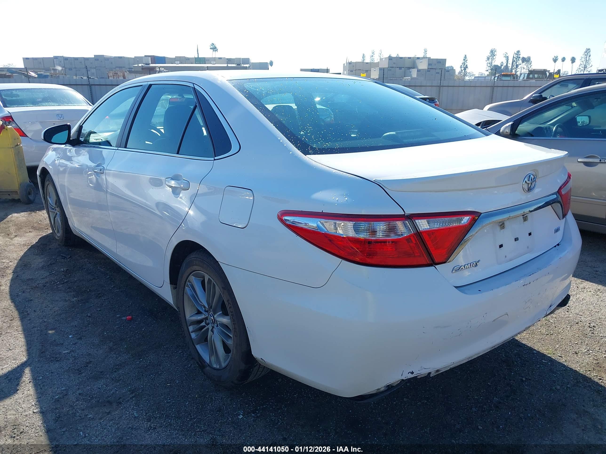 TOYOTA CAMRY image 3