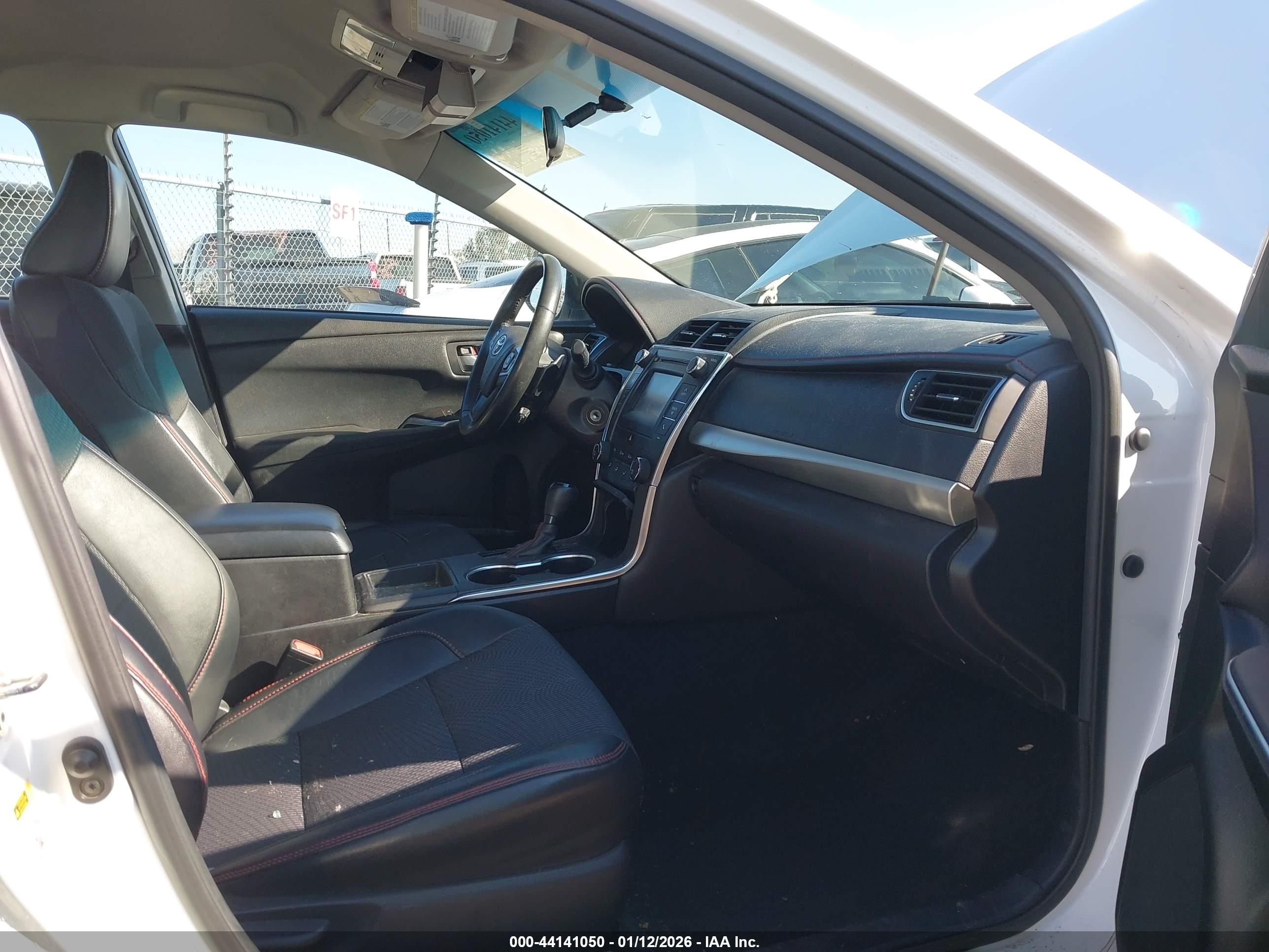 TOYOTA CAMRY image 5