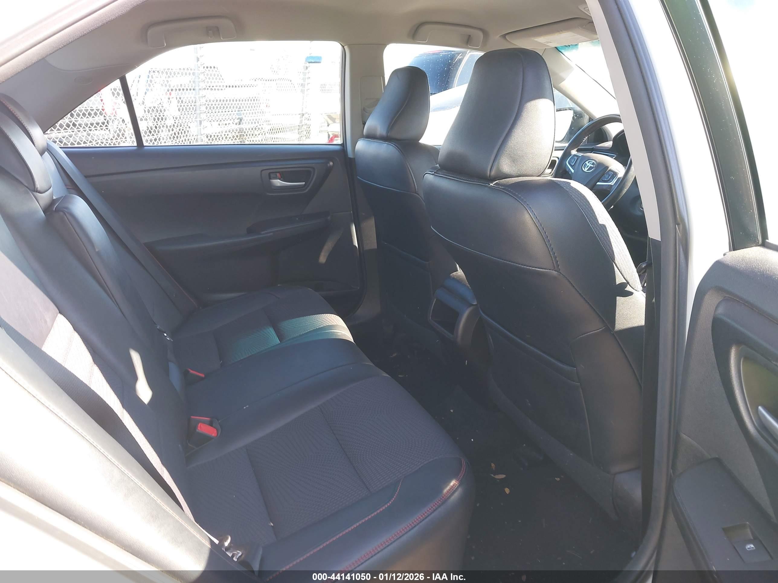 TOYOTA CAMRY image 8