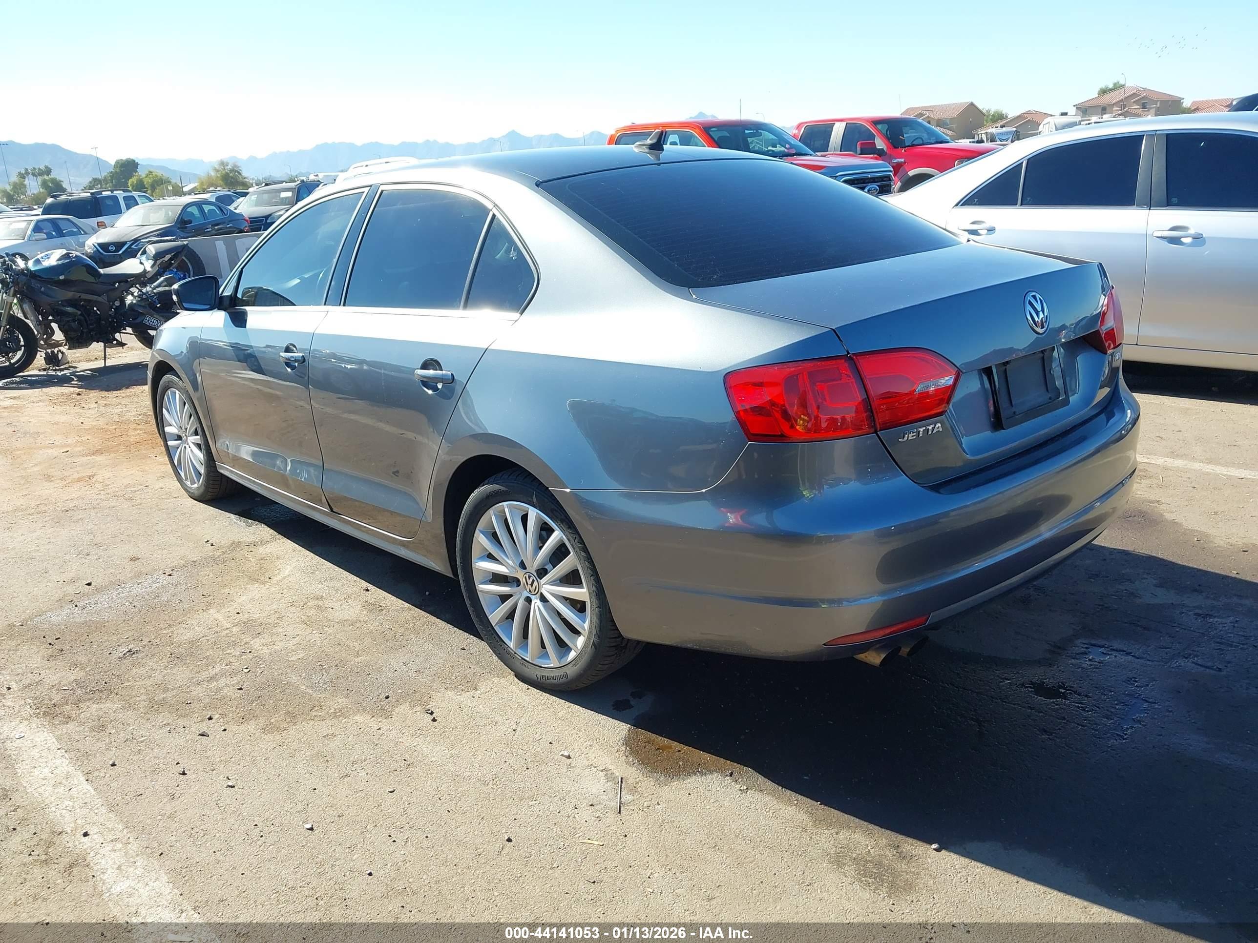 VOLKSWAGEN JETTA image 3