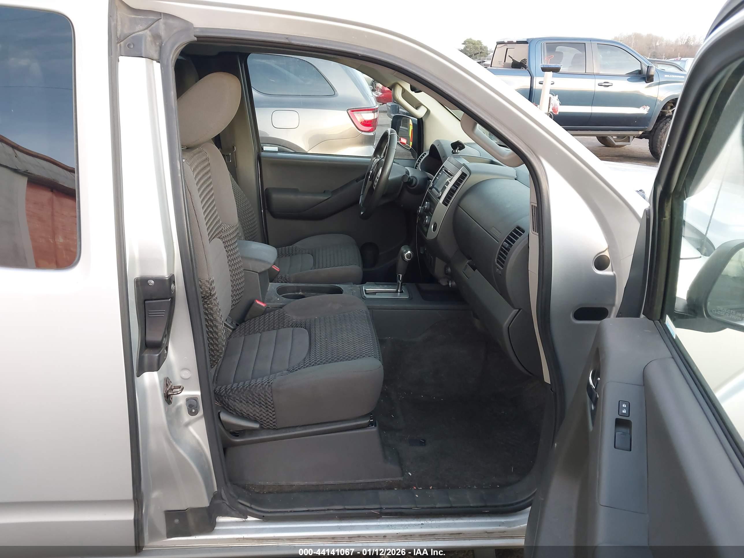 NISSAN FRONTIER image 5