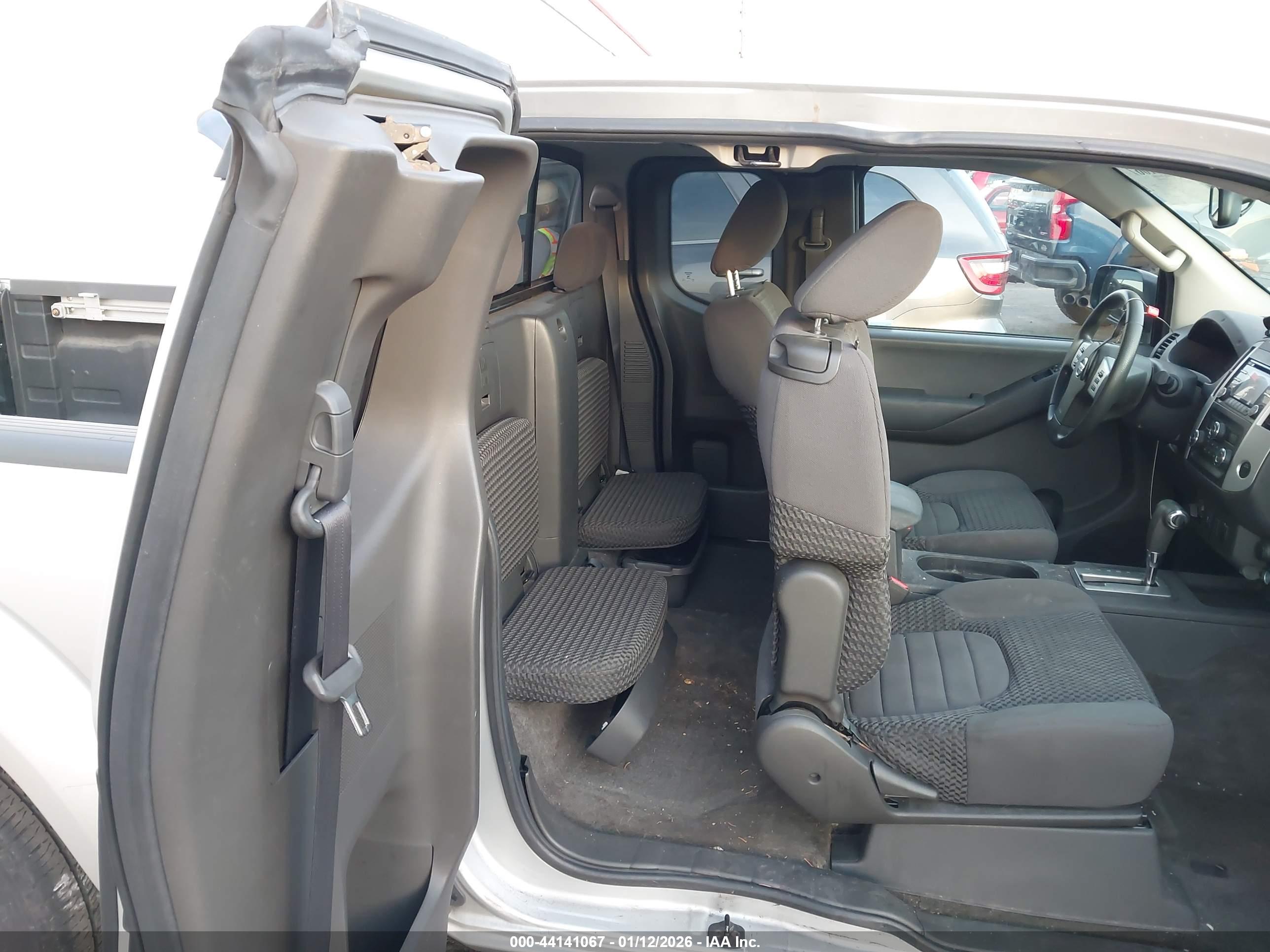 NISSAN FRONTIER image 8