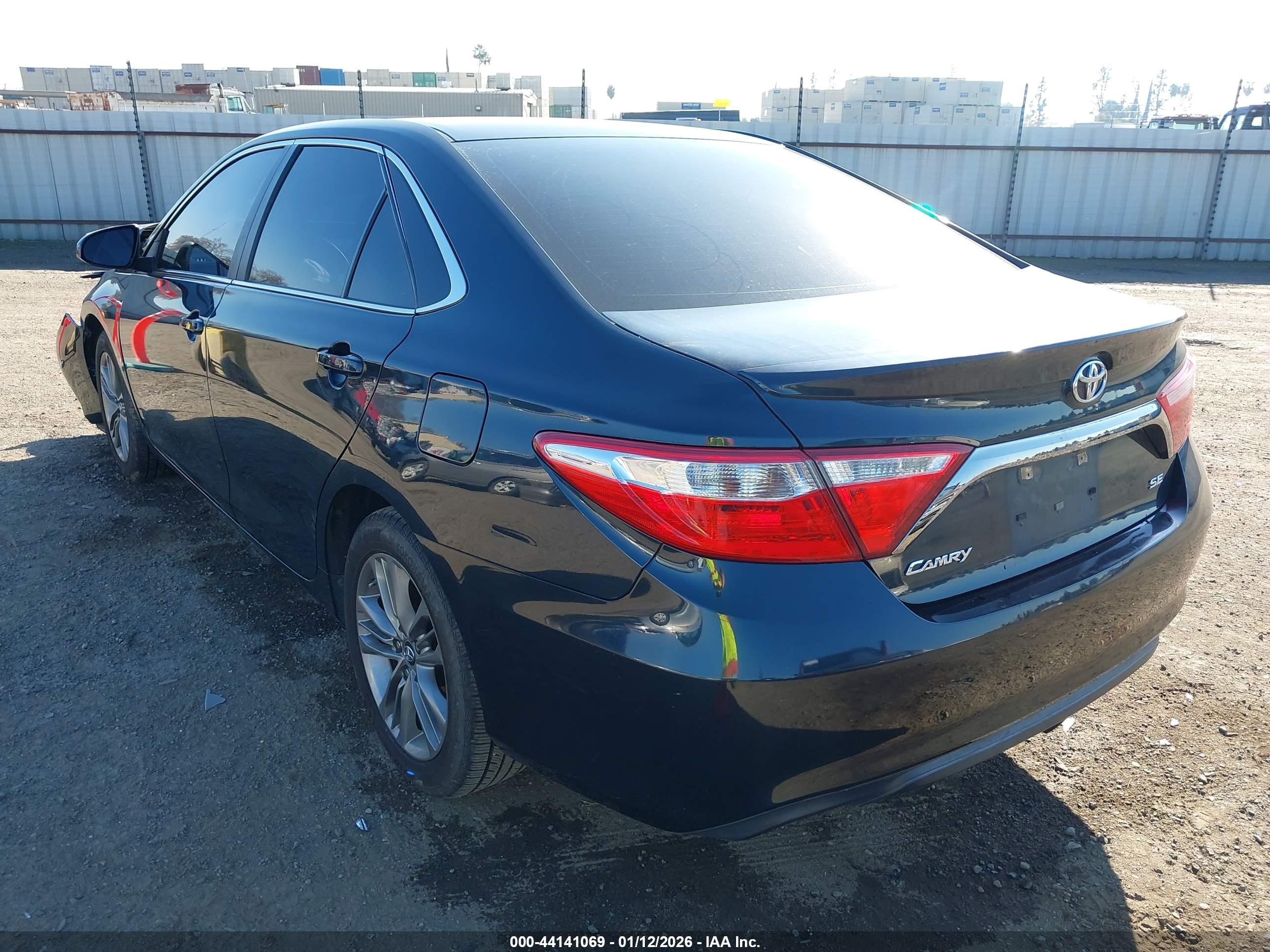 TOYOTA CAMRY image 3
