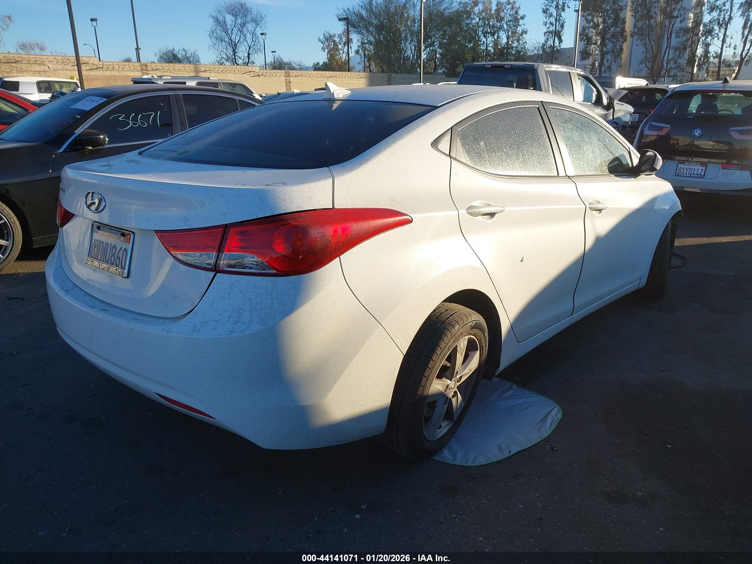 HYUNDAI ELANTRA image 4