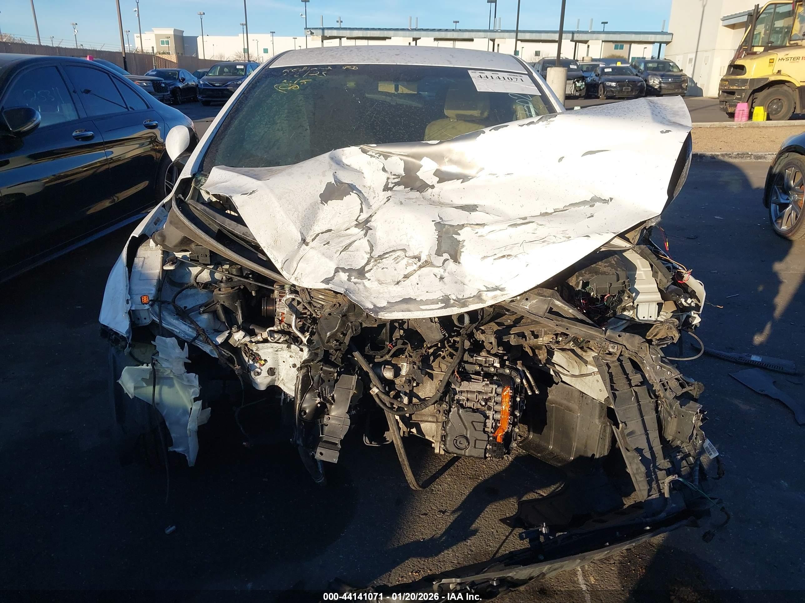 HYUNDAI ELANTRA image 6