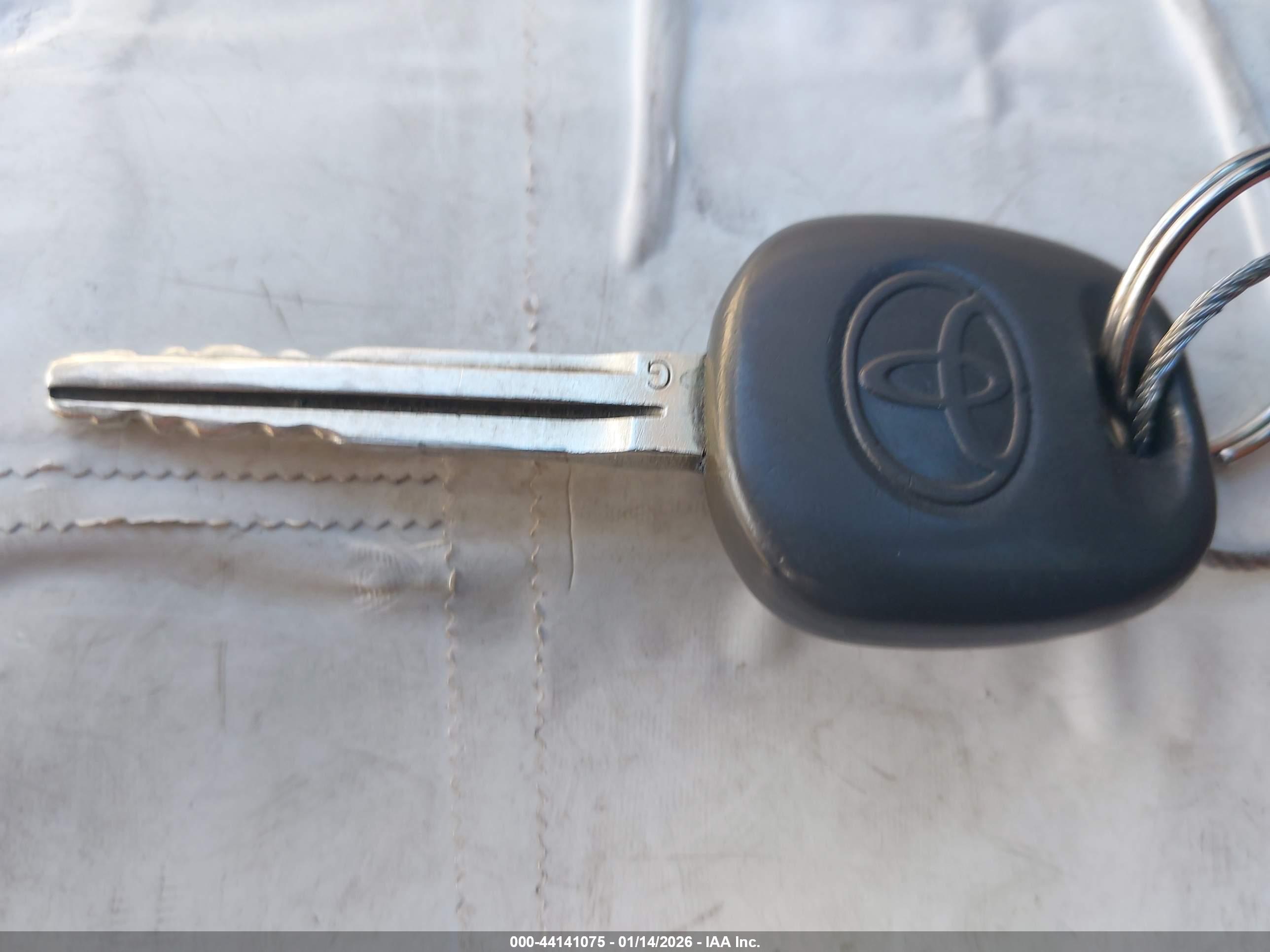 TOYOTA CAMRY image 11