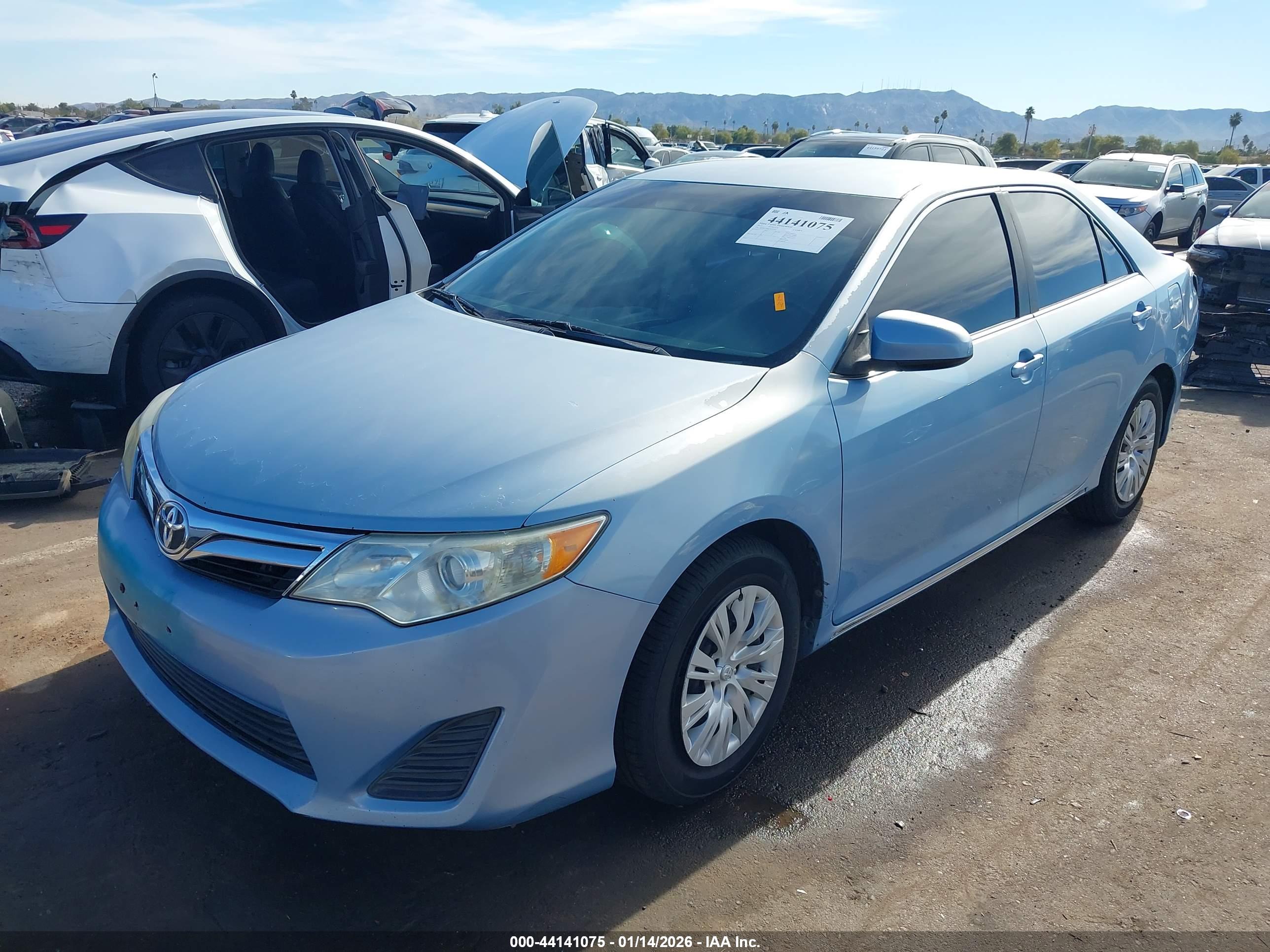 TOYOTA CAMRY image 2