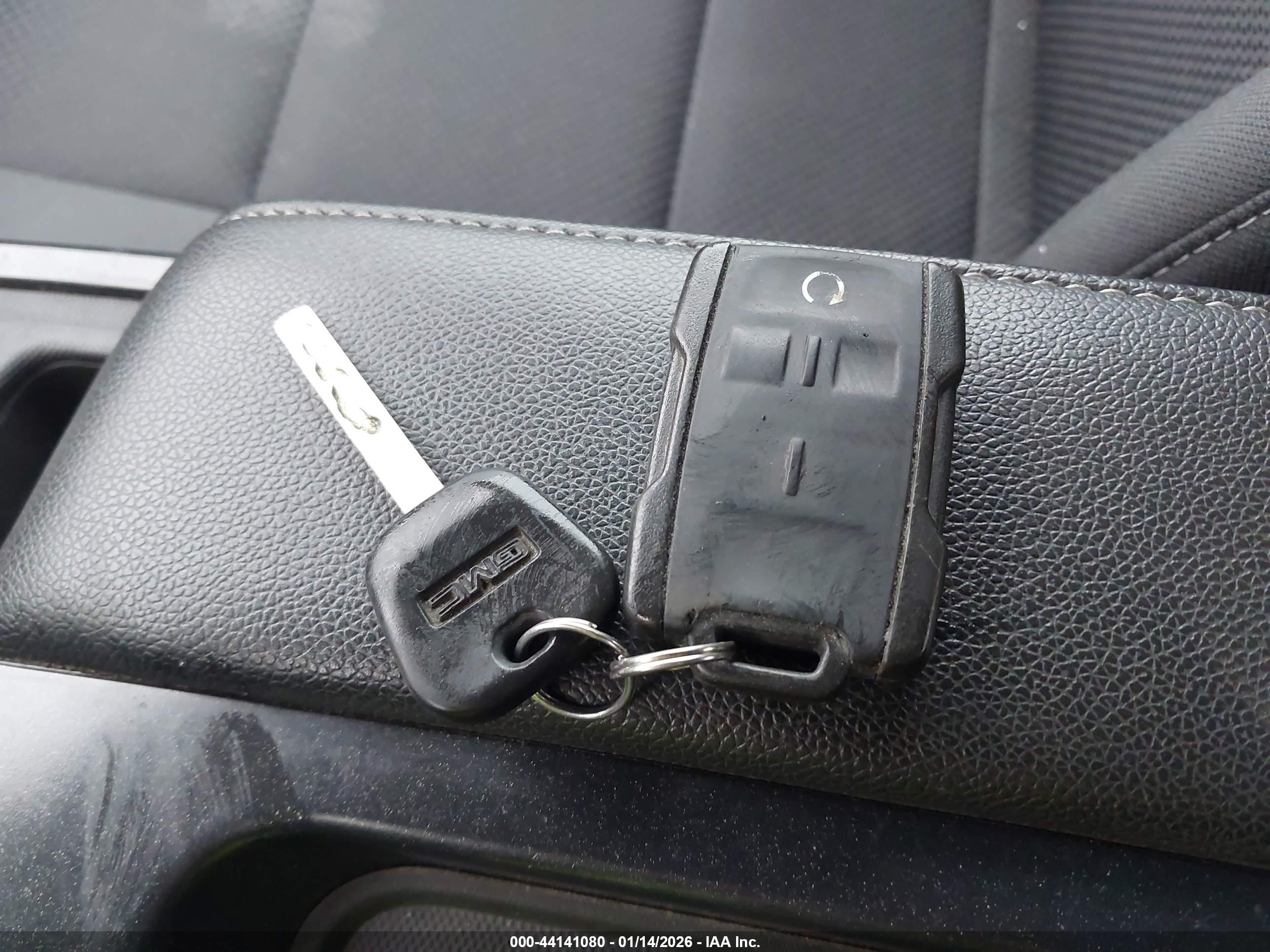 GMC SIERRA image 11