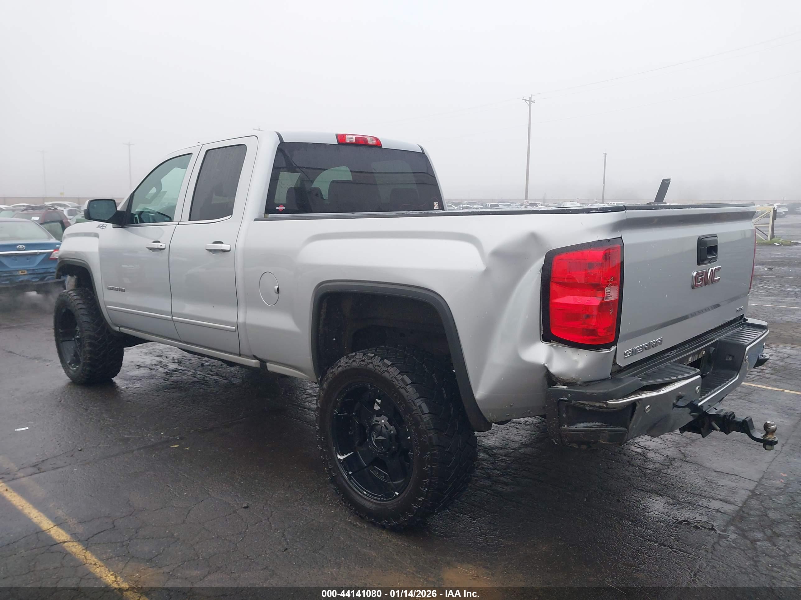 GMC SIERRA image 3