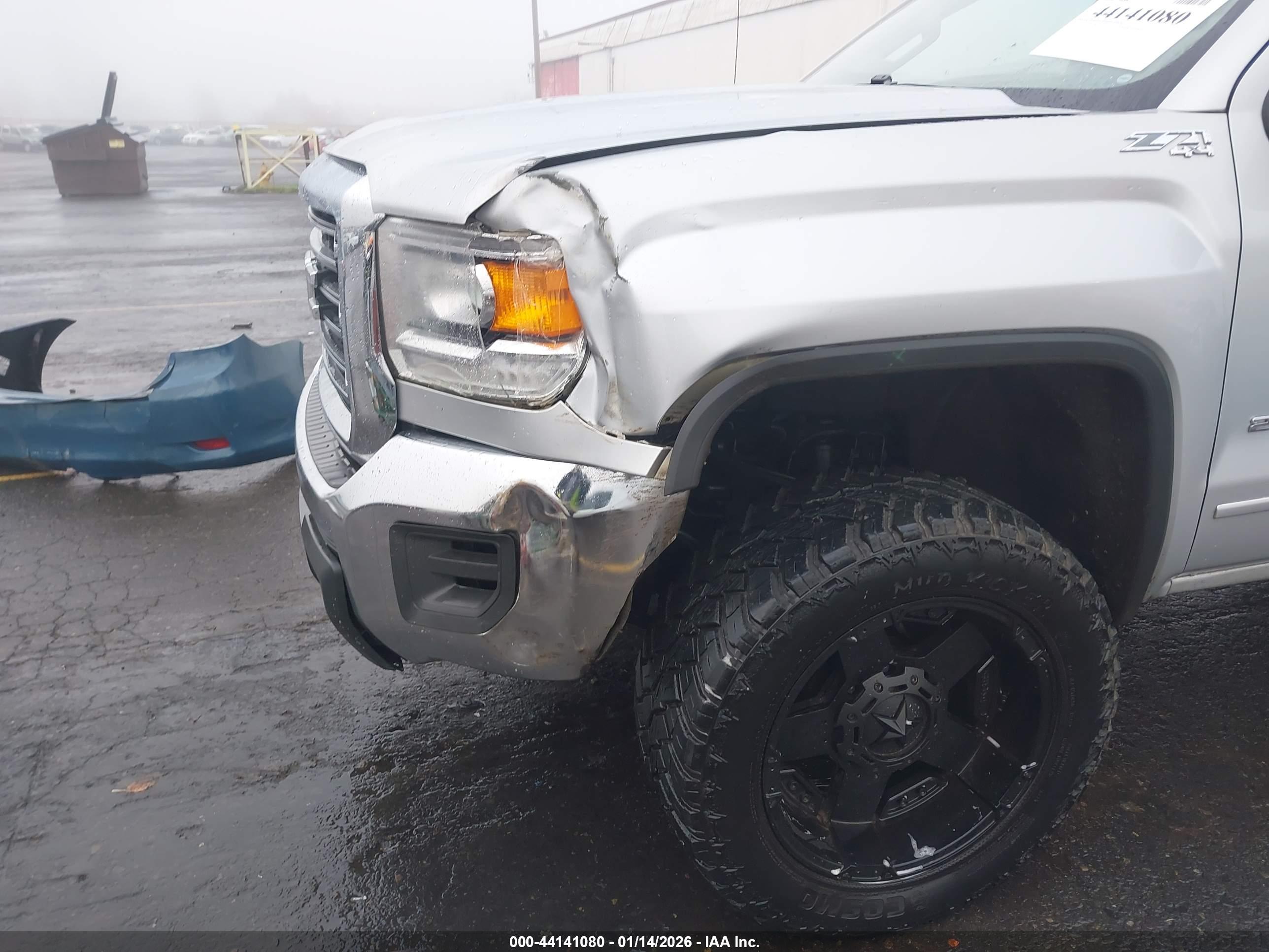 GMC SIERRA image 6