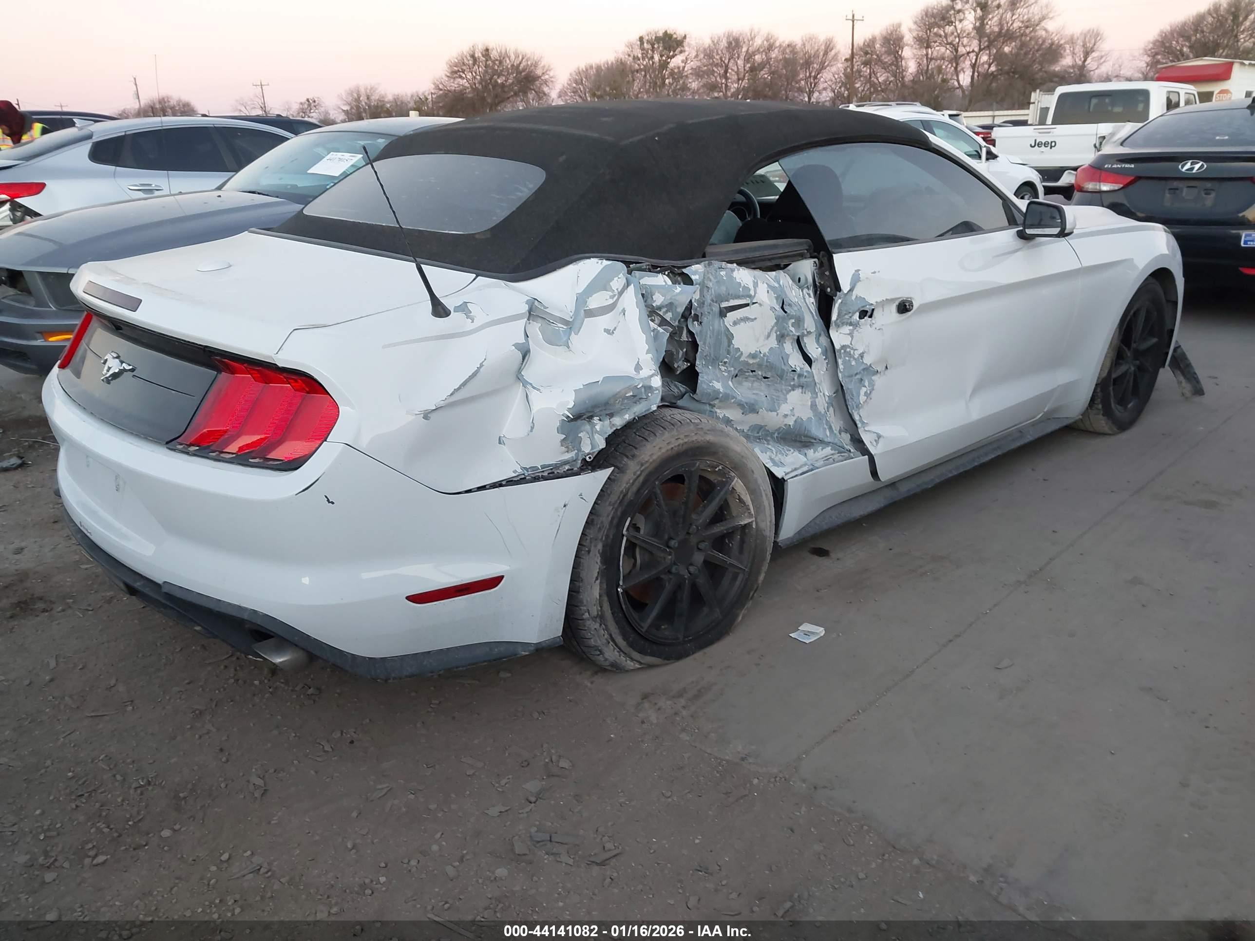 FORD MUSTANG image 4