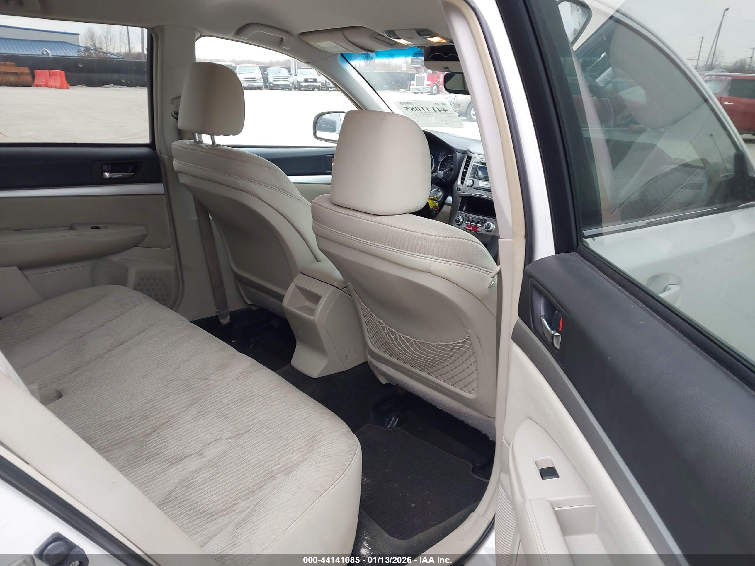 SUBARU OUTBACK image 8