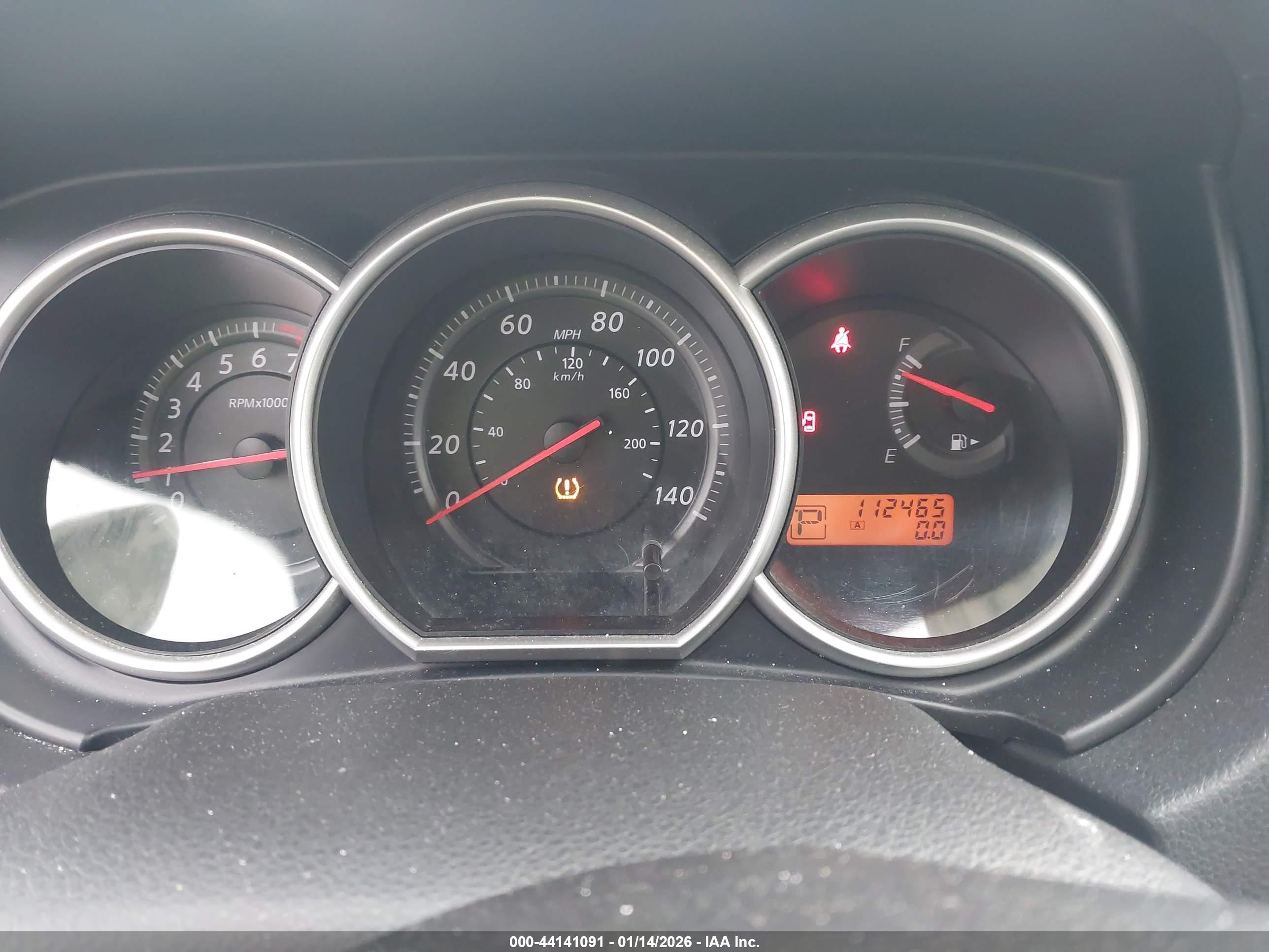 NISSAN VERSA image 7