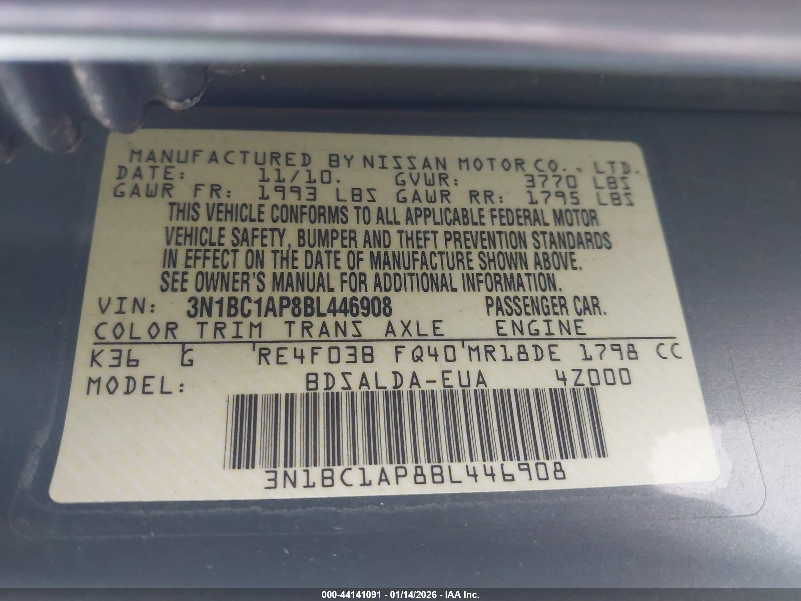 NISSAN VERSA image 9