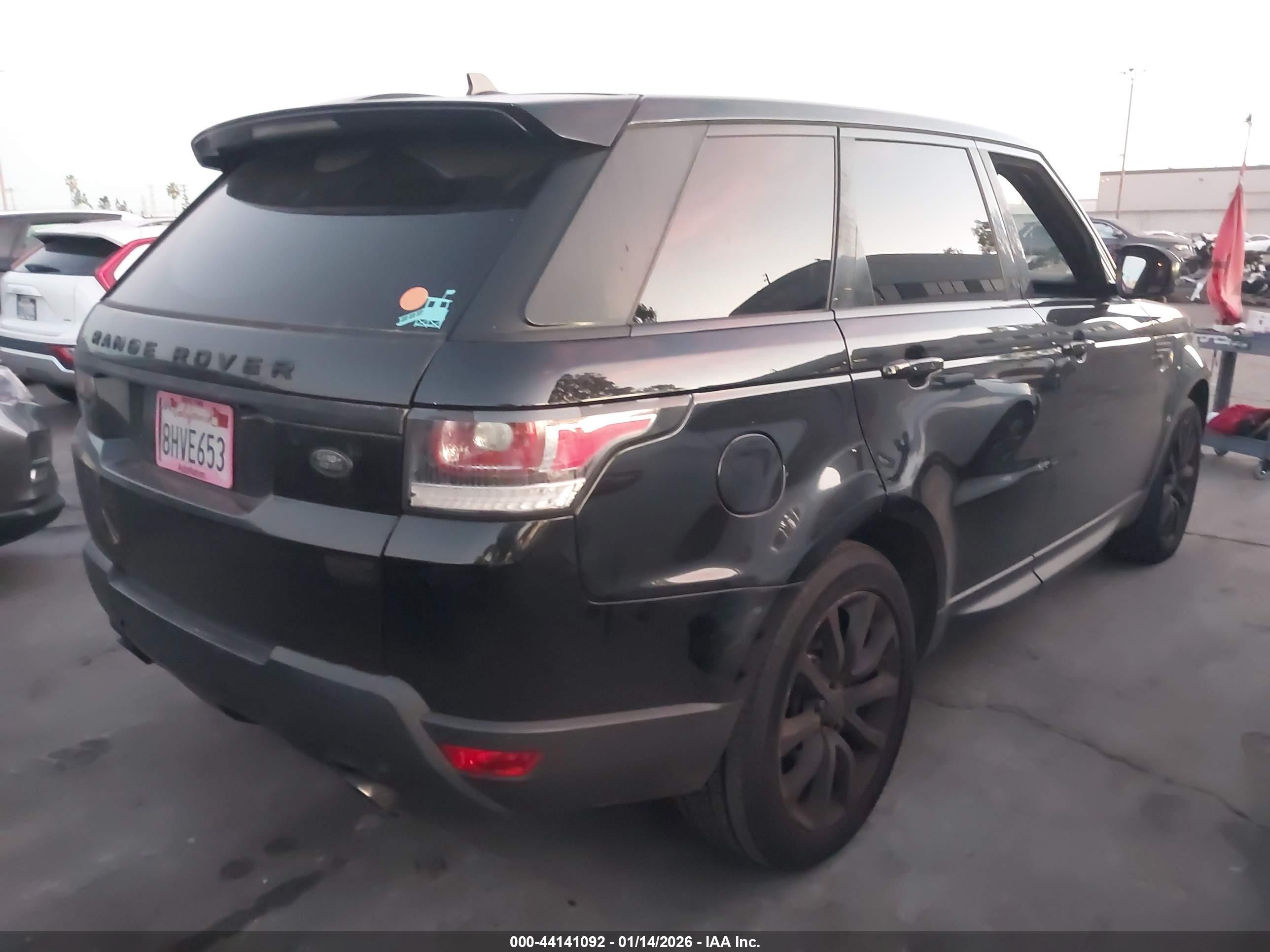 LAND ROVER image 4