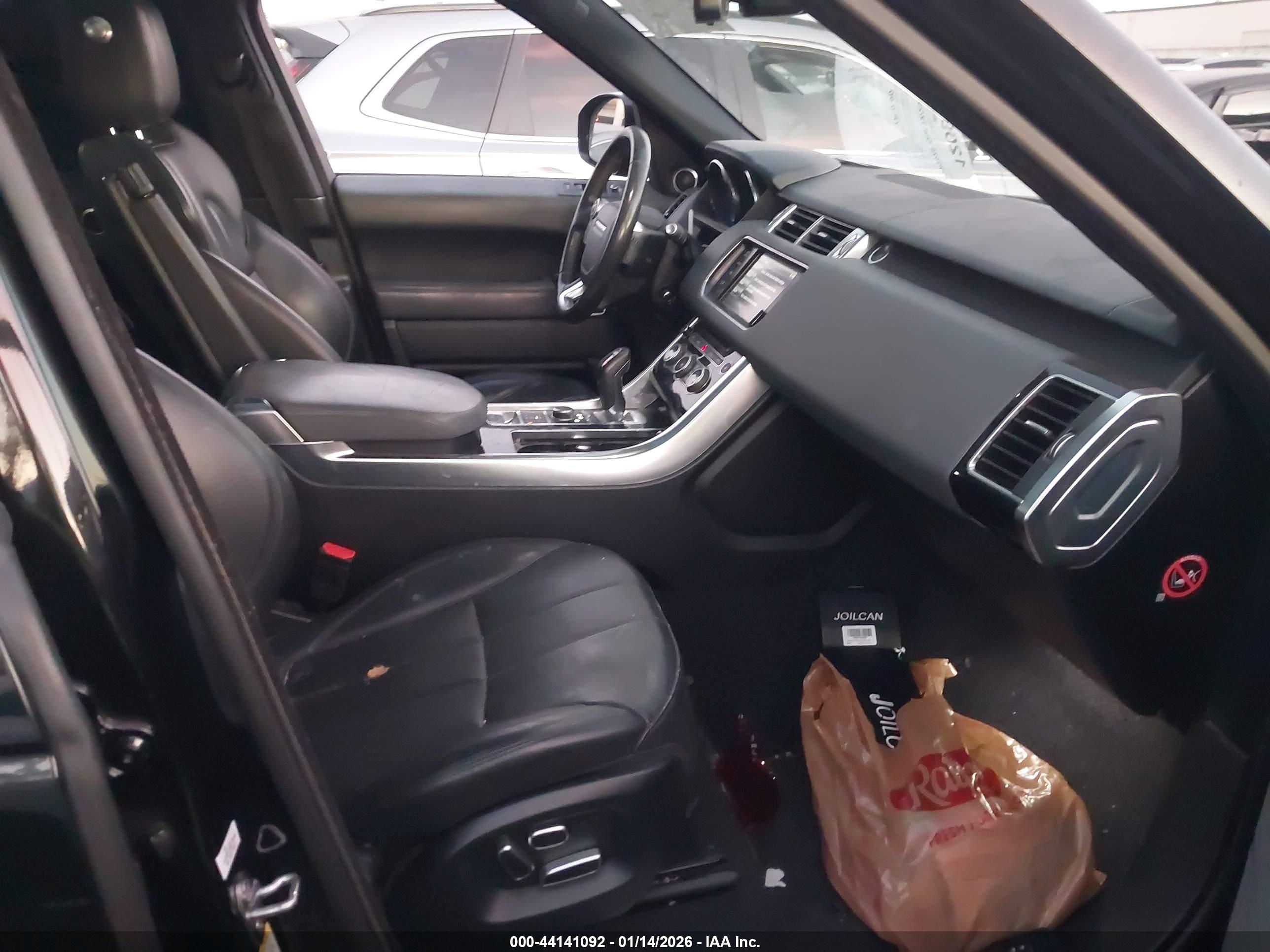 LAND ROVER image 5