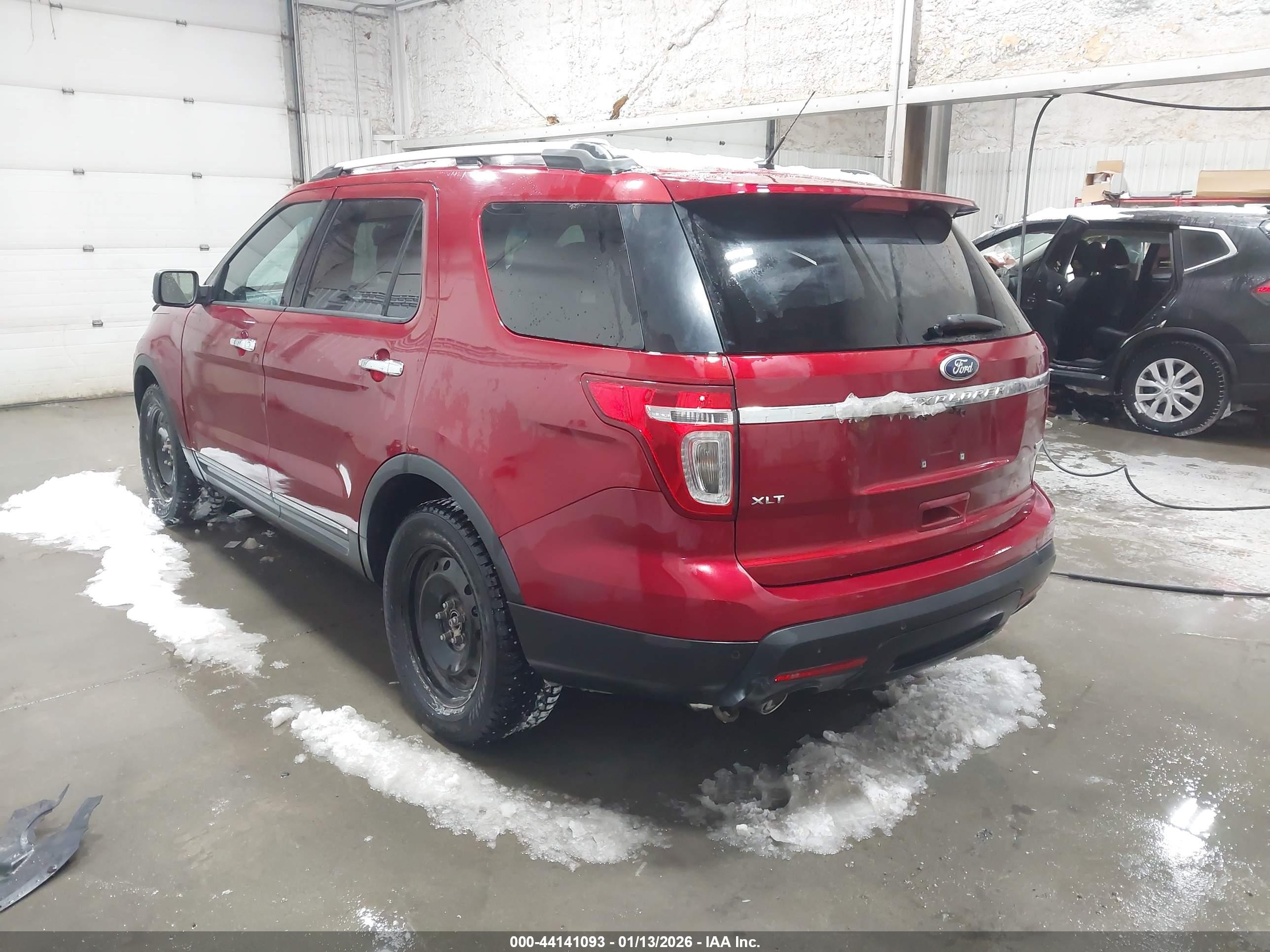 FORD EXPLORER image 3