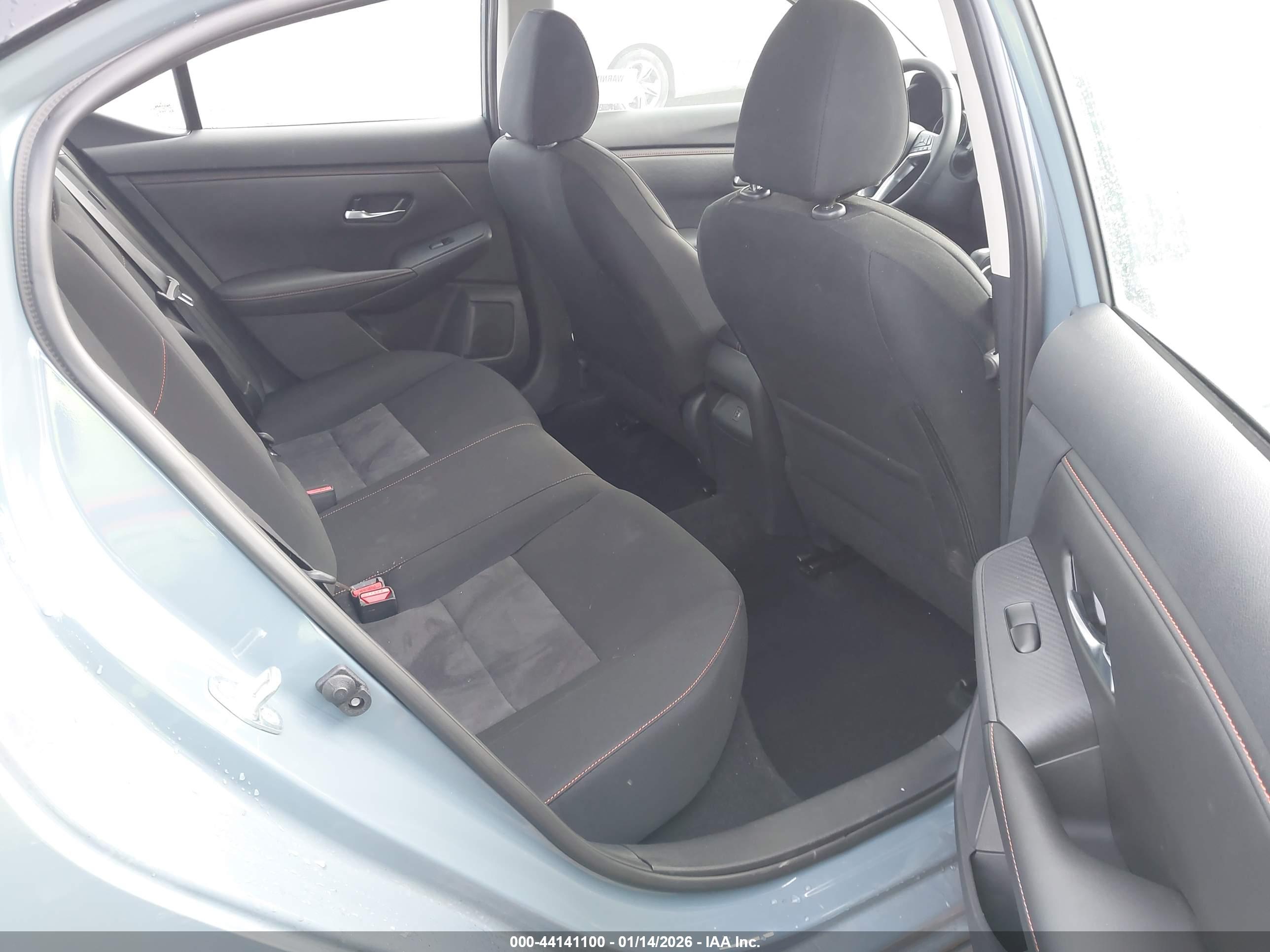 NISSAN SENTRA image 8