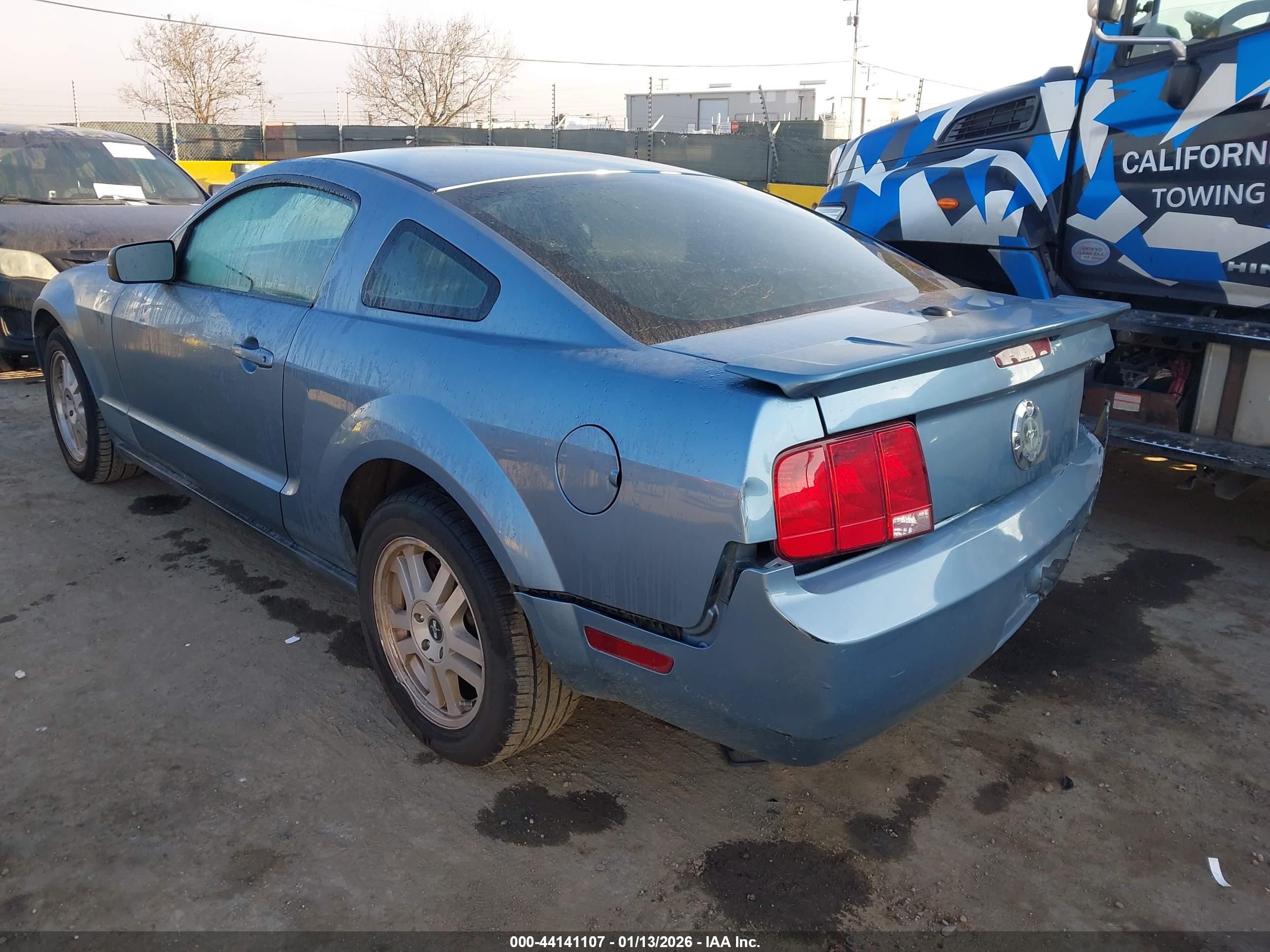 FORD MUSTANG image 3