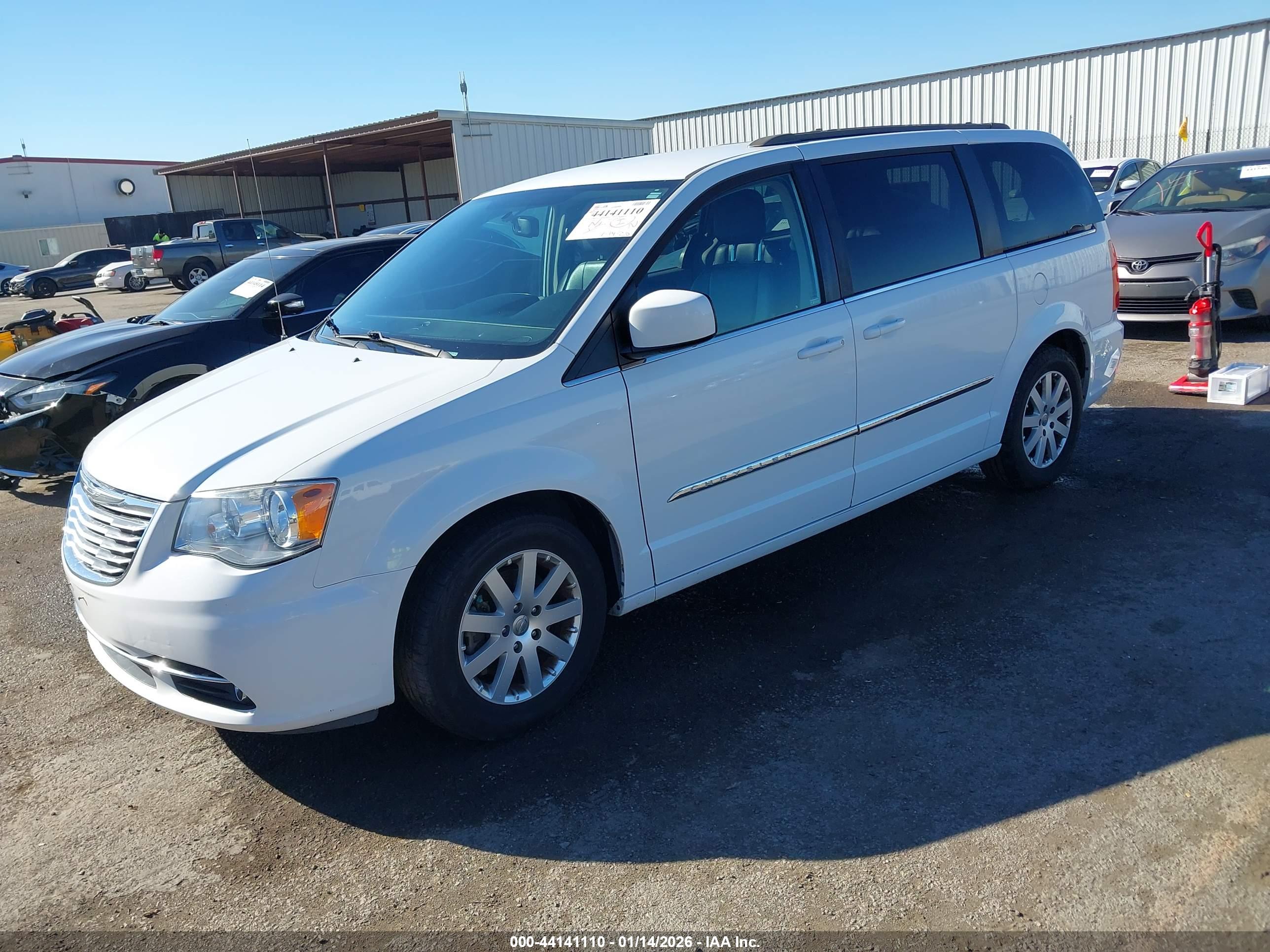 CHRYSLER TOWN image 2