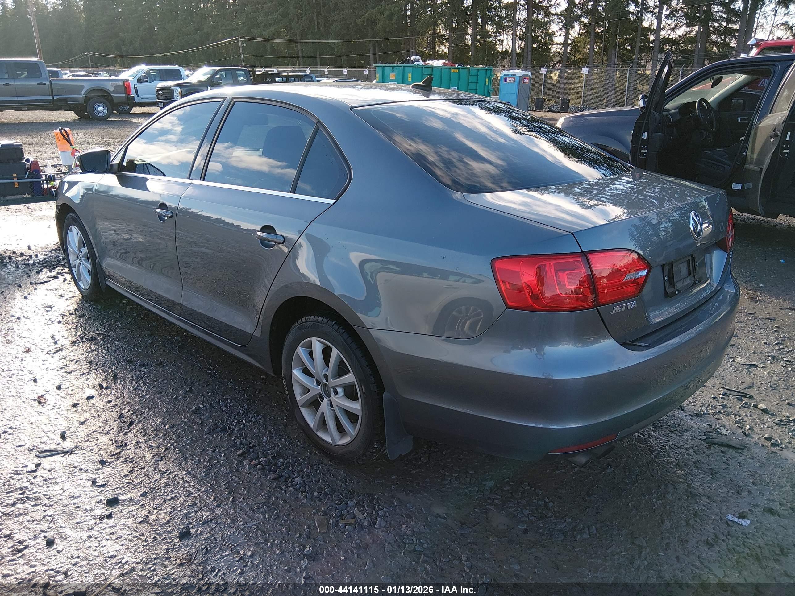 VOLKSWAGEN JETTA image 3