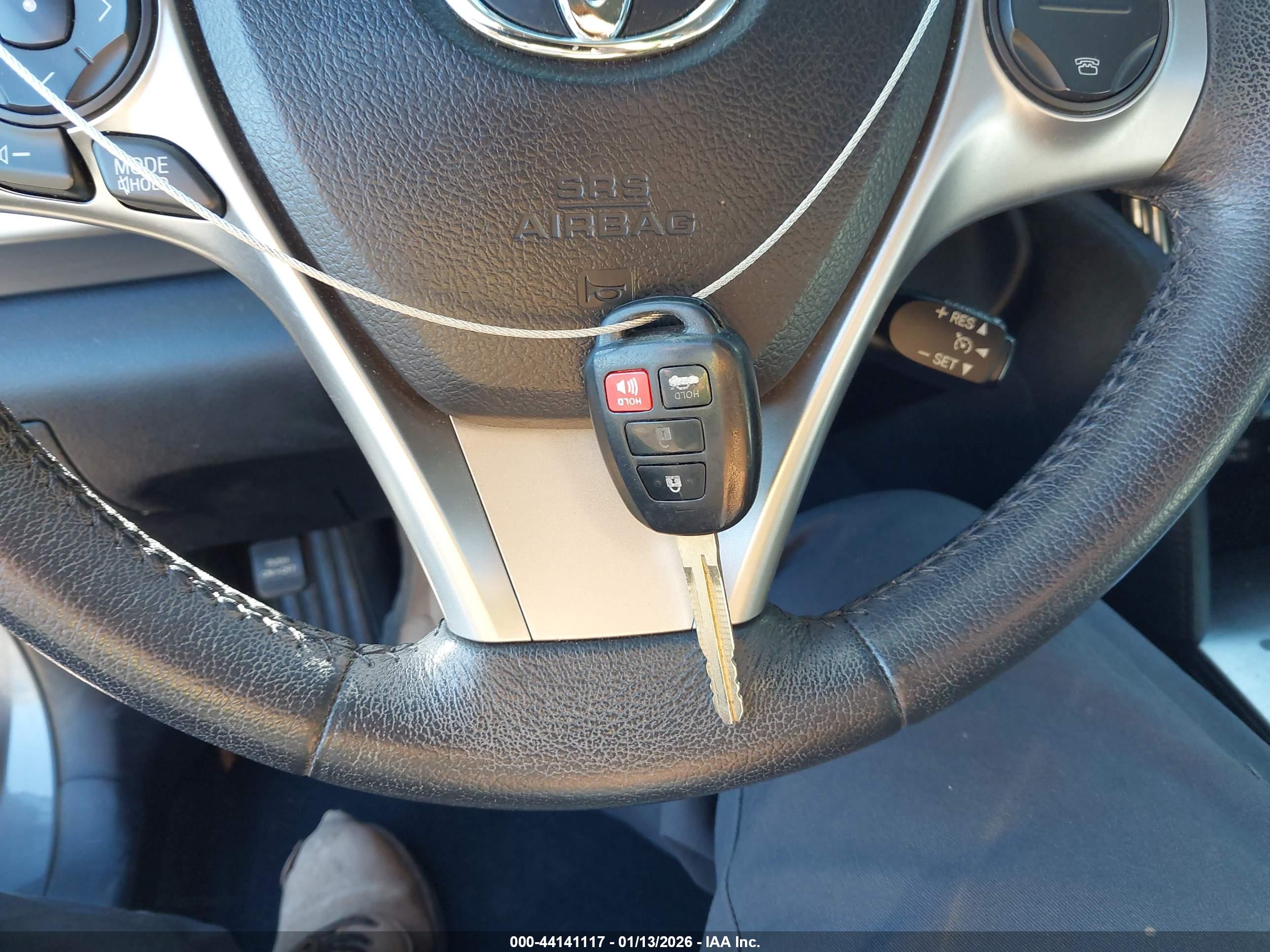 TOYOTA CAMRY image 11