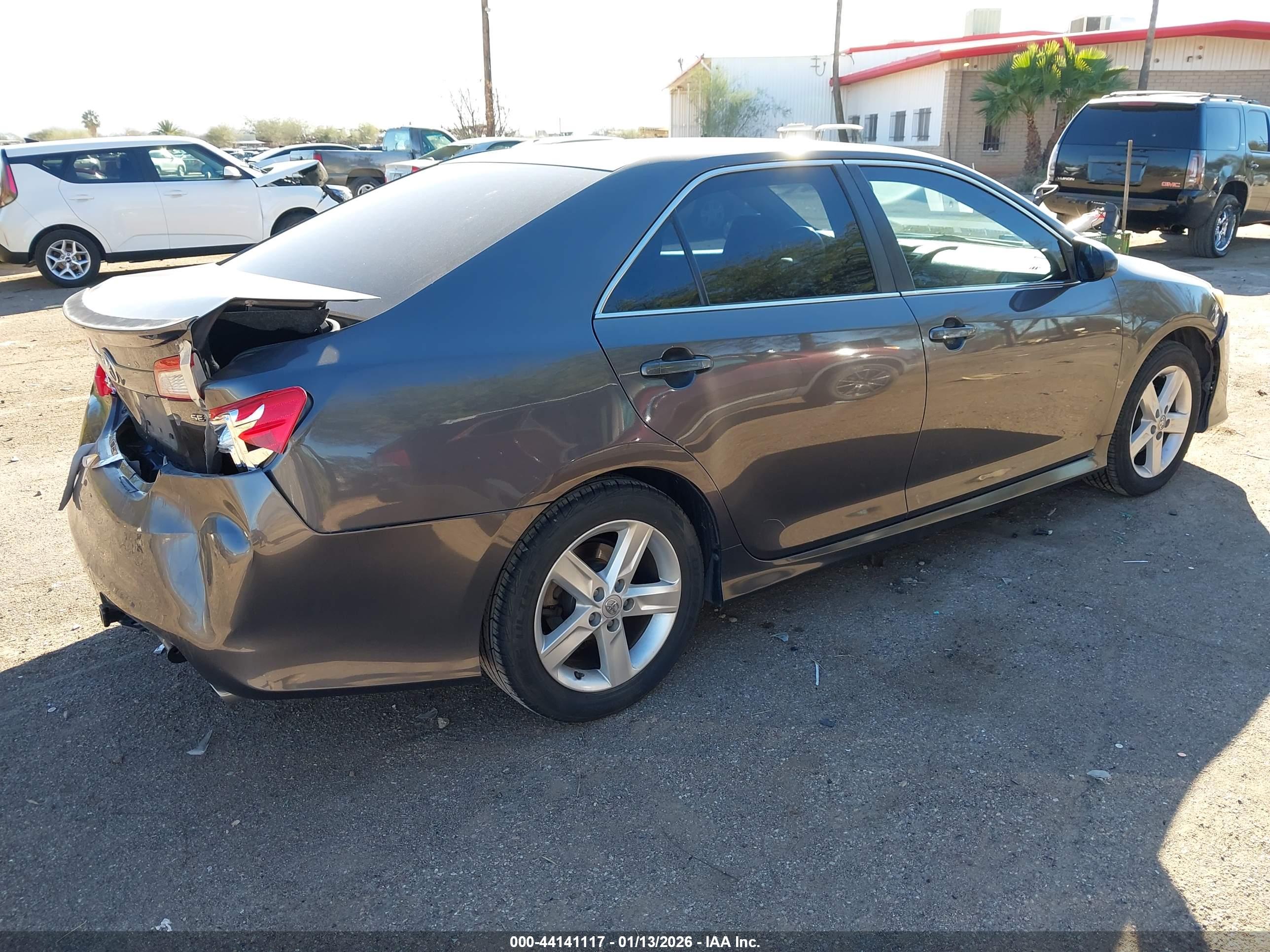 TOYOTA CAMRY image 4