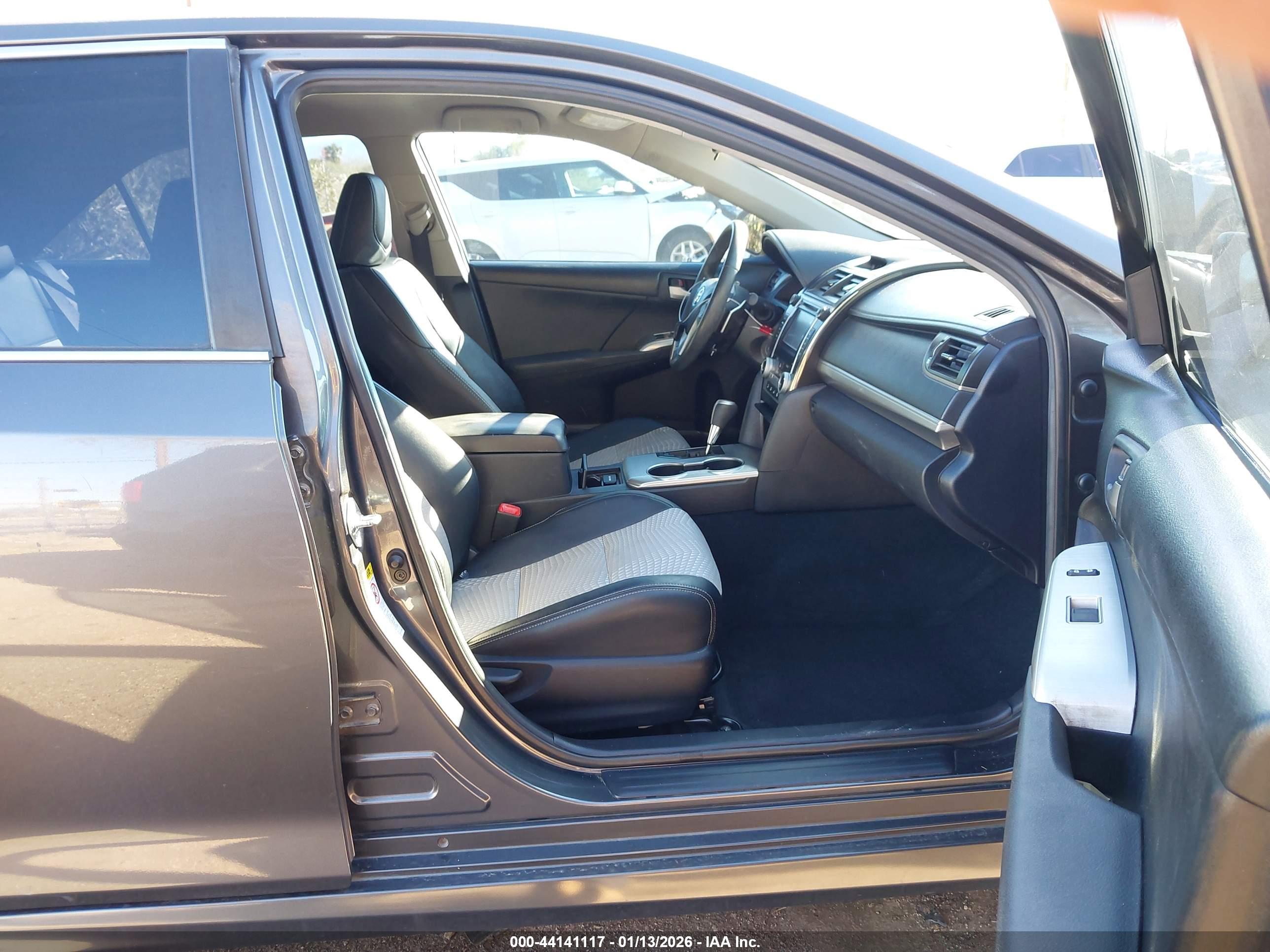 TOYOTA CAMRY image 5